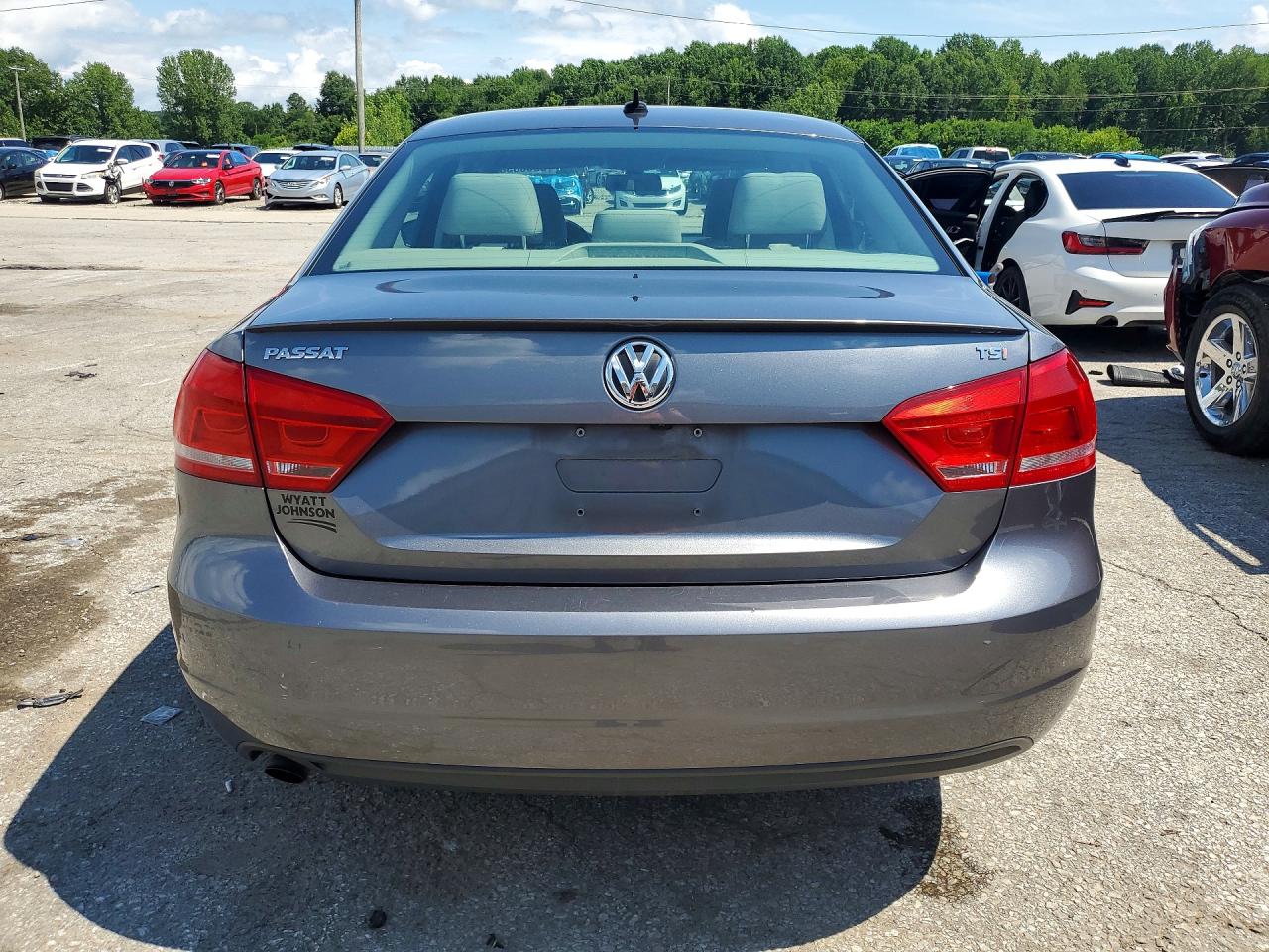 2015 Volkswagen Passat S Gray vin: 1VWAS7A37FC119250