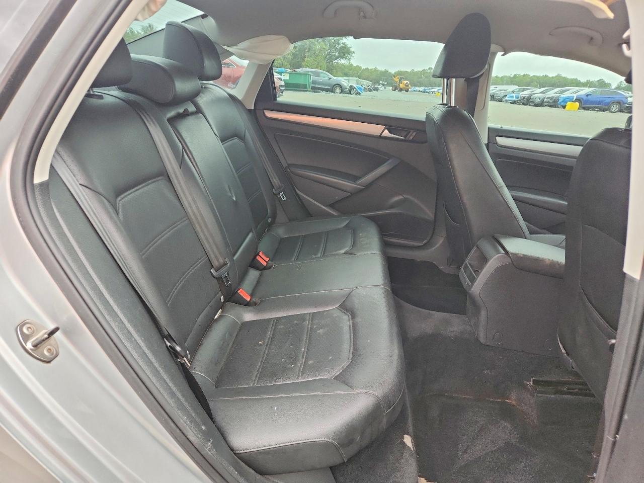 2014 Volkswagen Passat S Silver vin: 1VWAS7A38EC112676