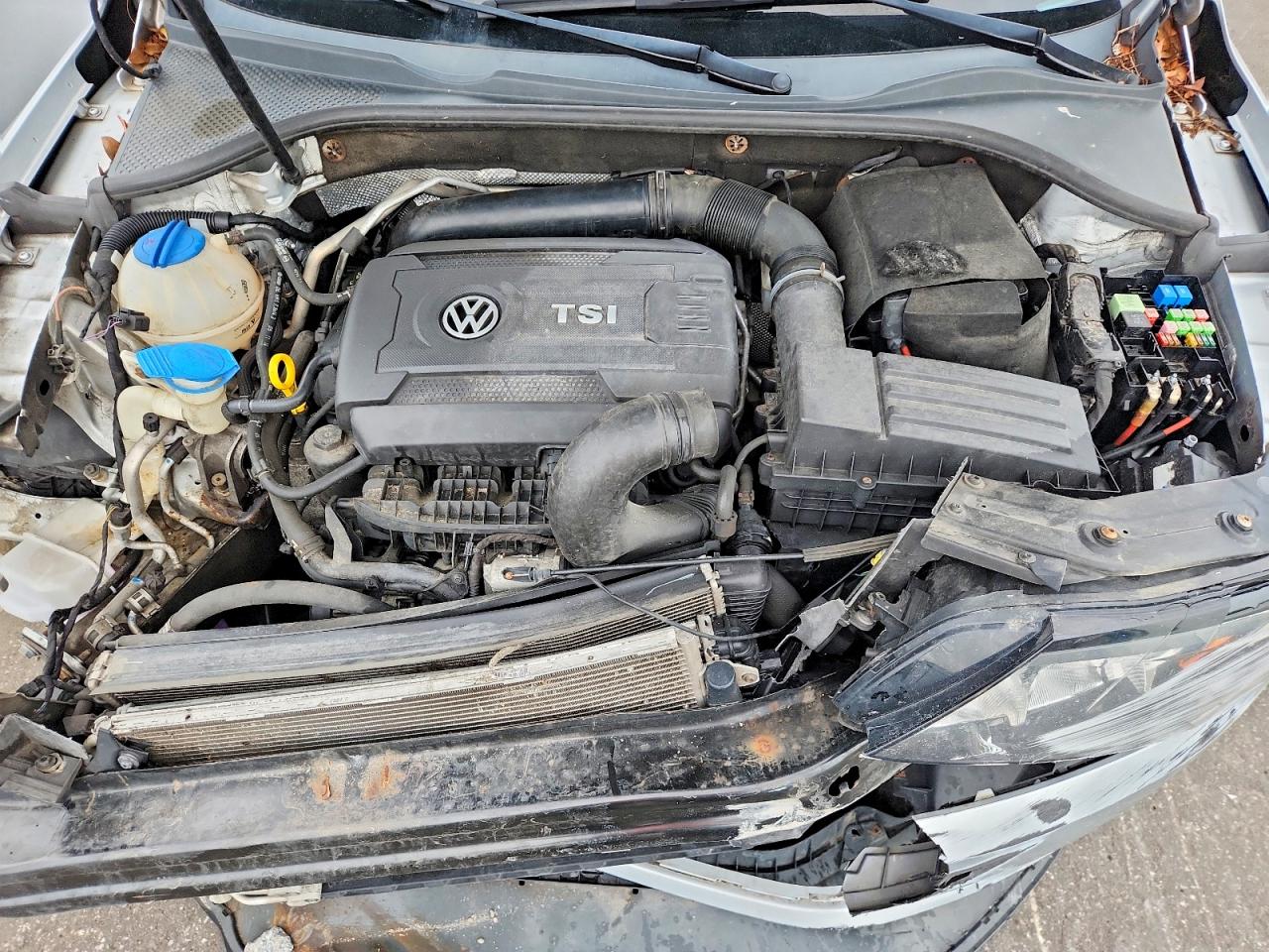 2014 Volkswagen Passat S Silver vin: 1VWAS7A38EC112676