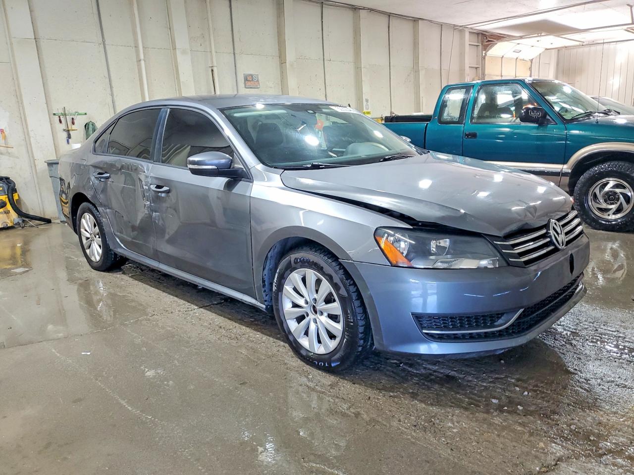 2014 Volkswagen Passat S Charcoal vin: 1VWAS7A38EC114296