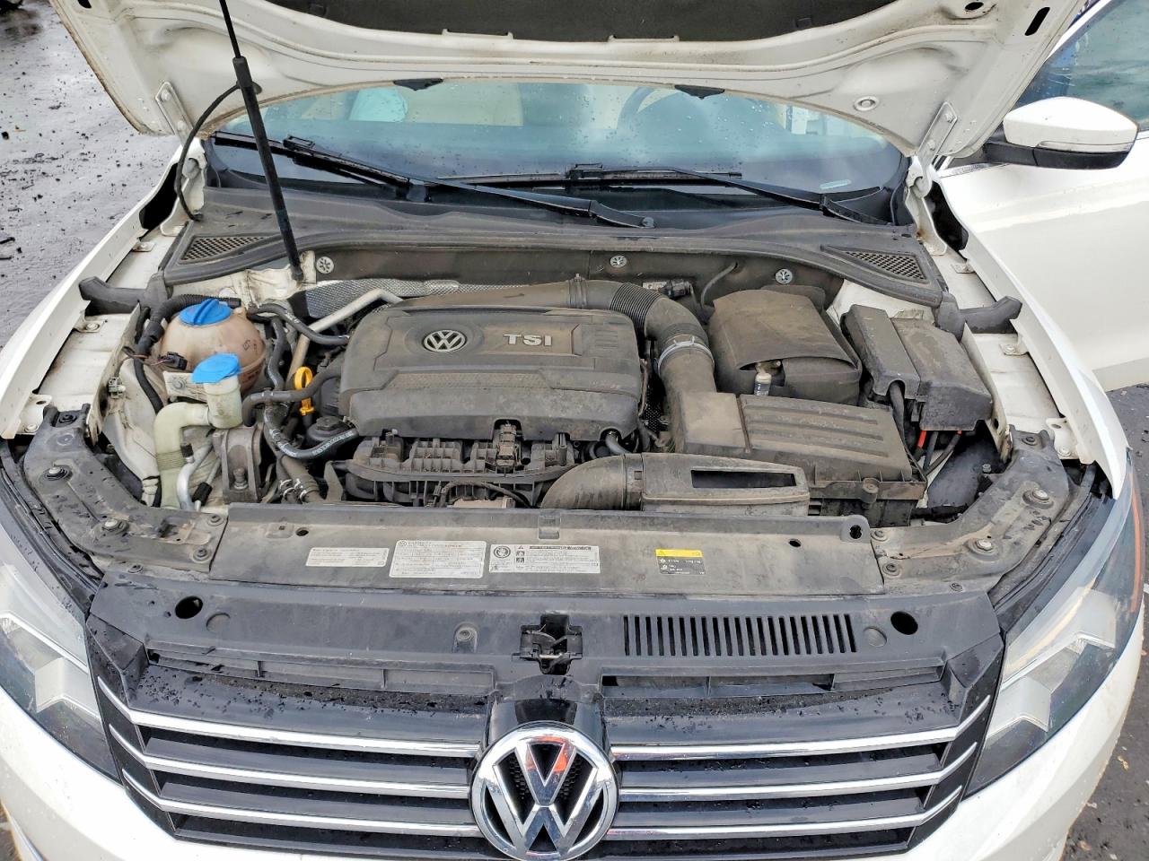 2015 Volkswagen Passat S White vin: 1VWAS7A38FC096058