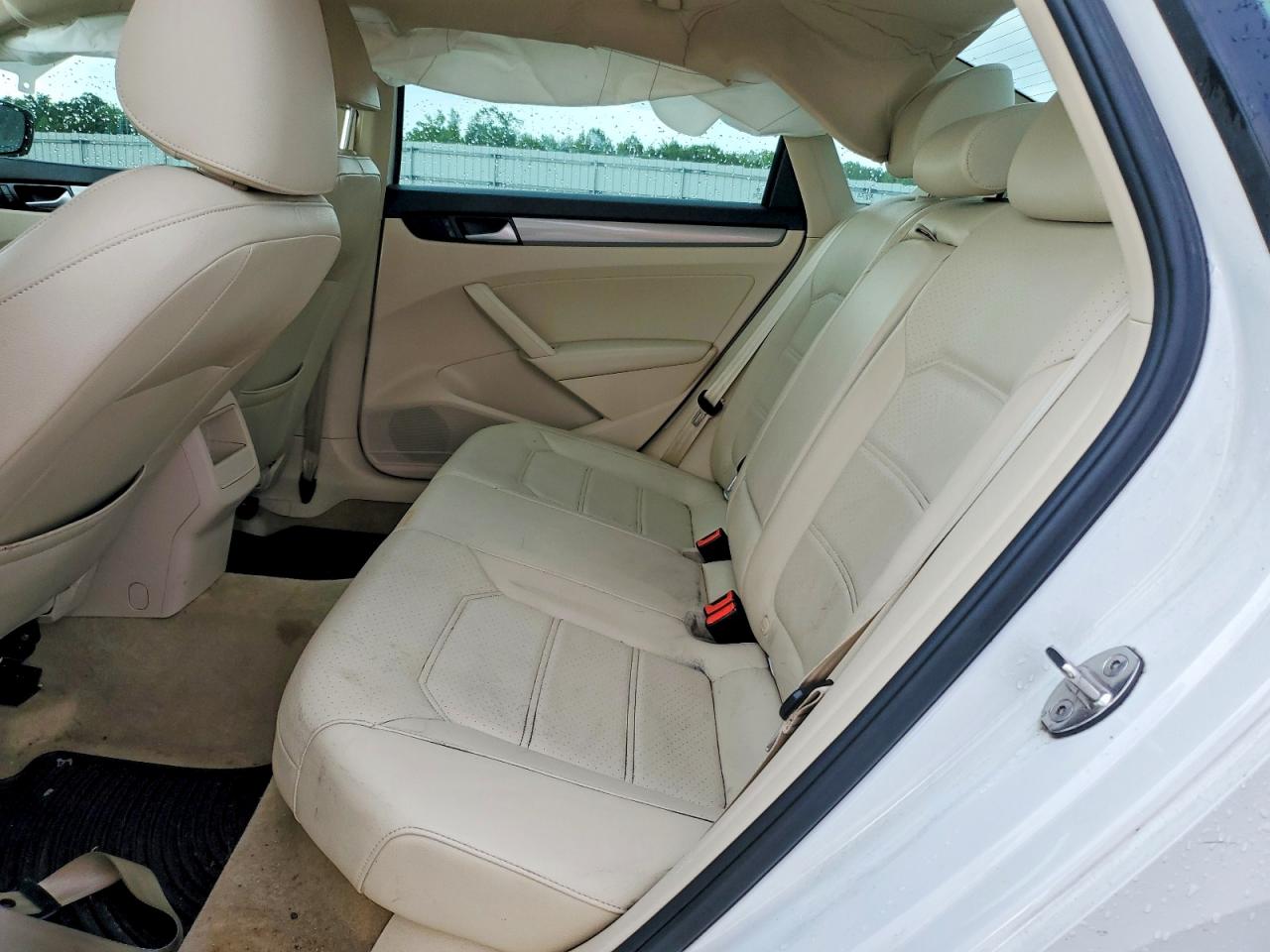2015 Volkswagen Passat S White vin: 1VWAS7A38FC096058