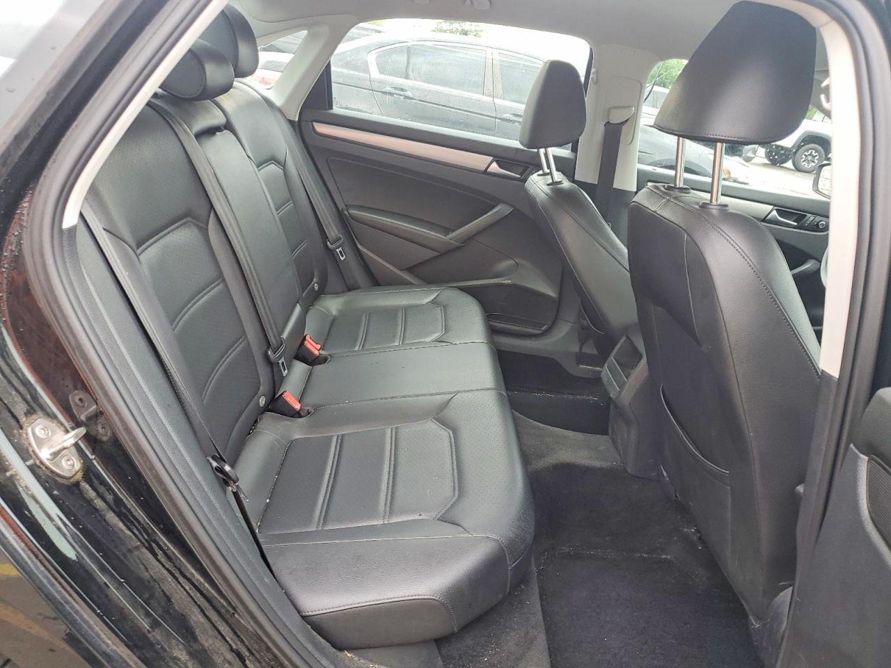 2015 Volkswagen Passat S Black vin: 1VWAS7A38FC110007