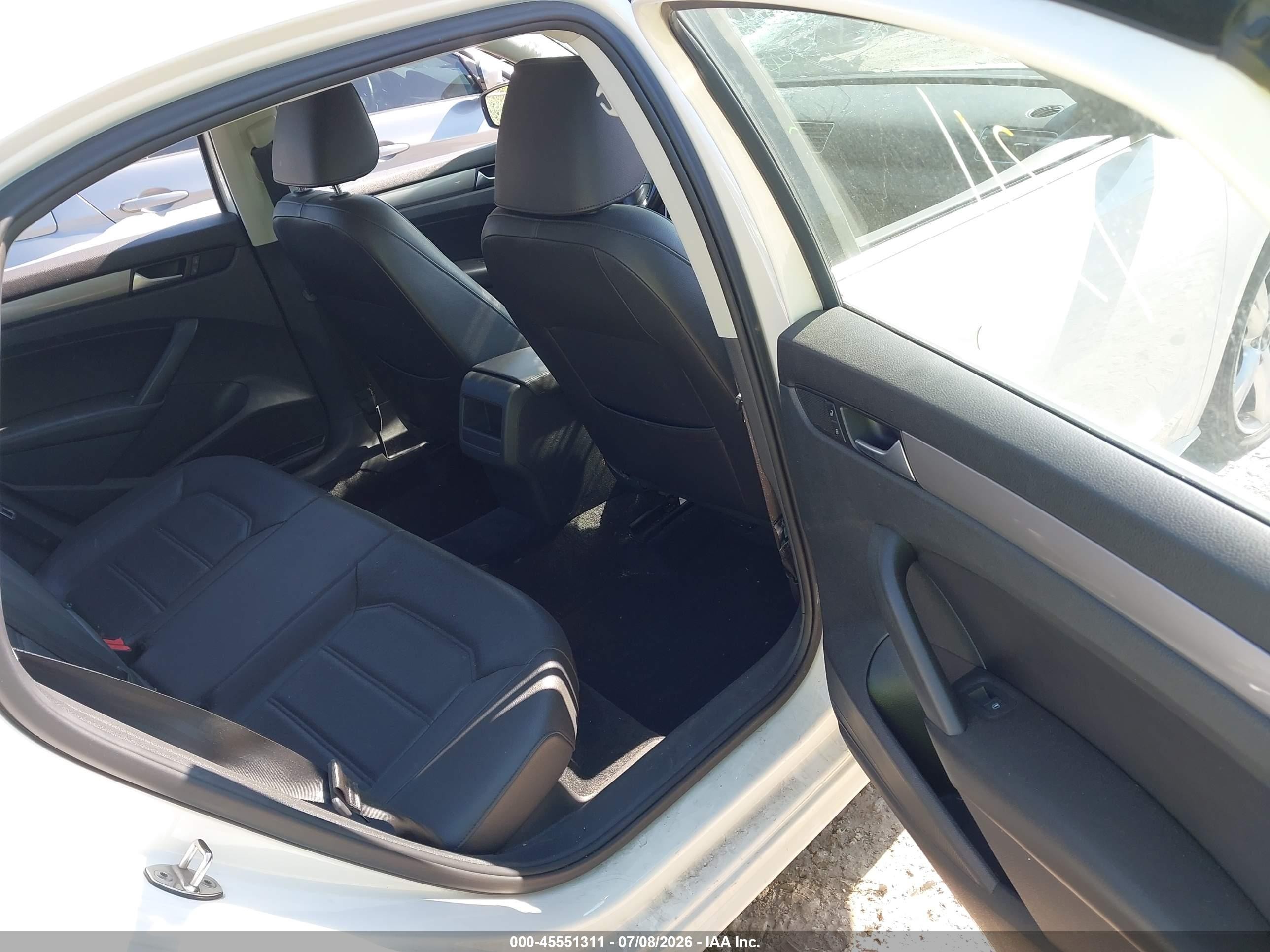 2015 Volkswagen Passat 1.8t Limited Edition White vin: 1VWAS7A38FC111254