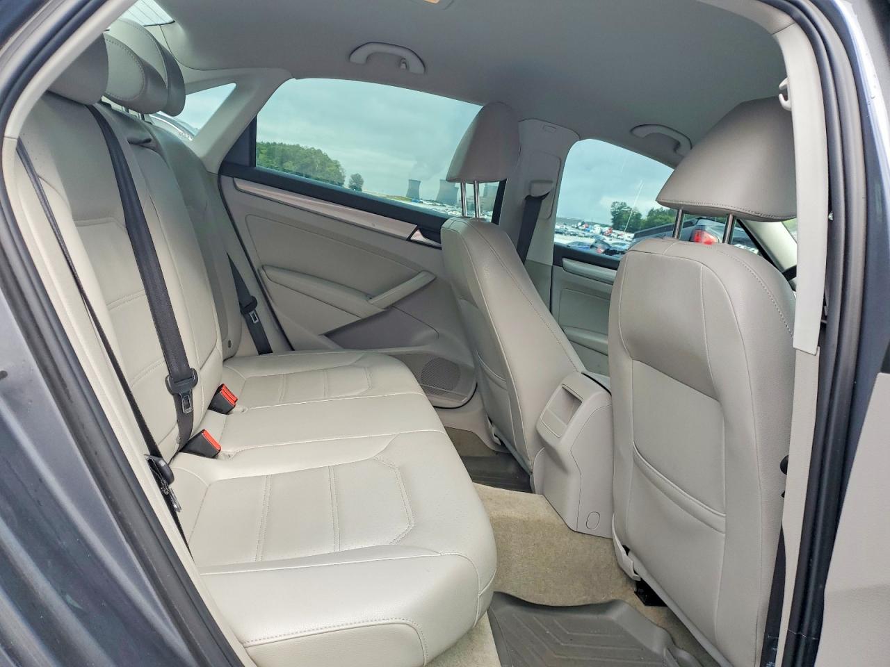 2015 Volkswagen Passat S Gray vin: 1VWAS7A38FC118804