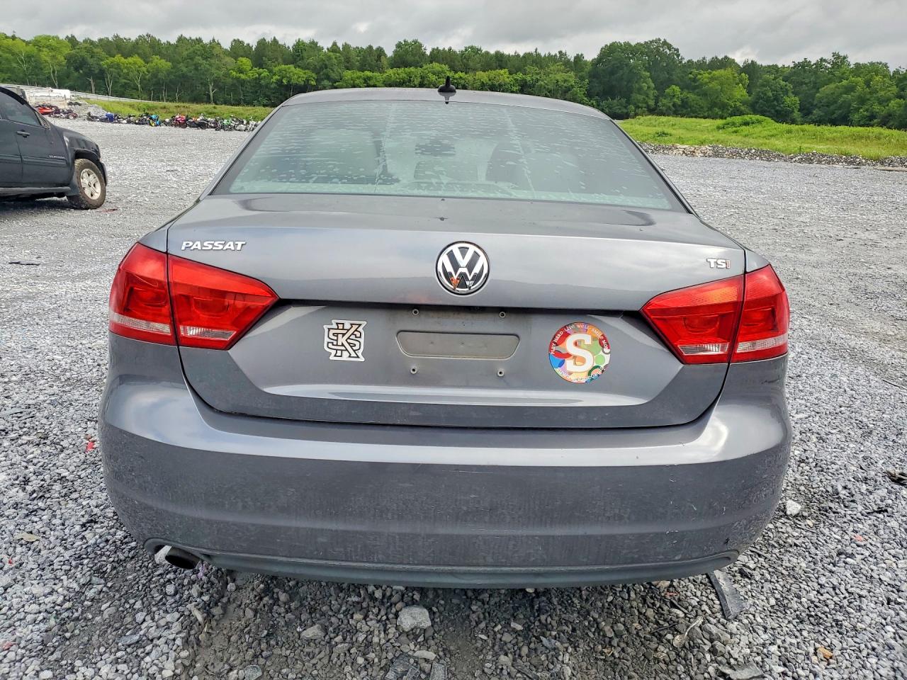 2015 Volkswagen Passat S Gray vin: 1VWAS7A38FC118804