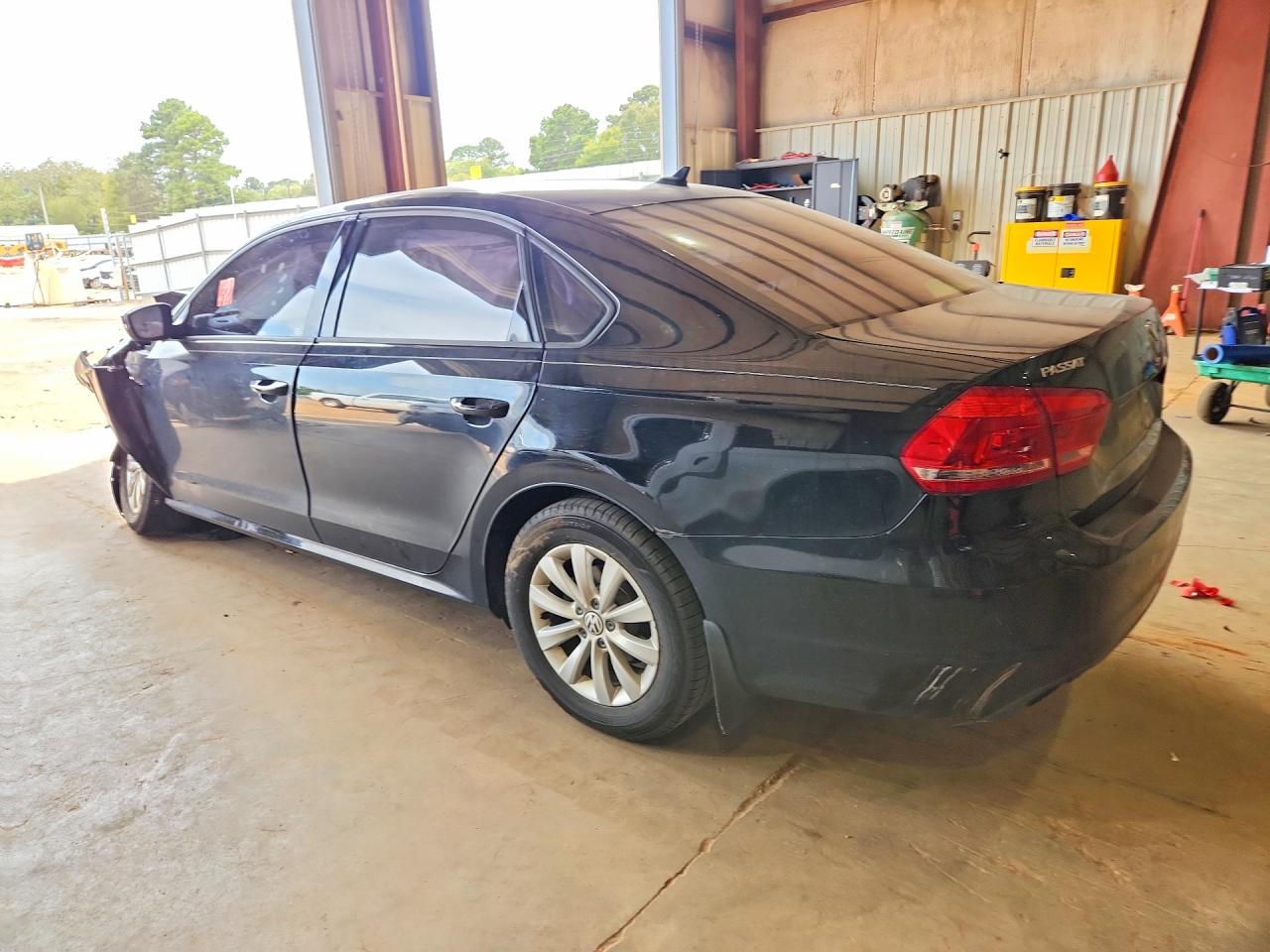 2015 Volkswagen Passat S Black vin: 1VWAS7A39FC037584