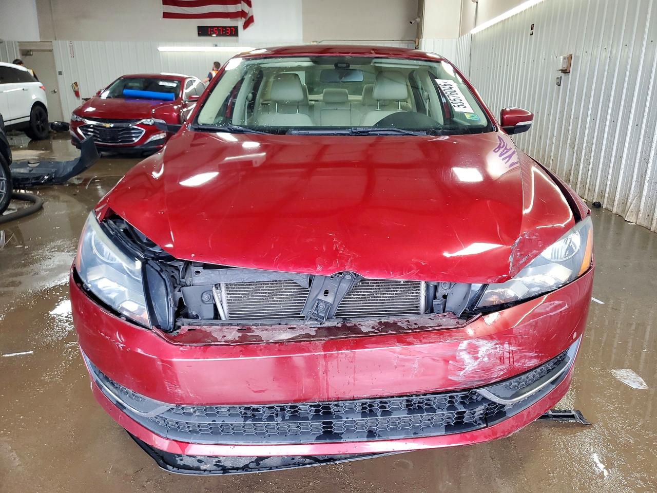 2015 Volkswagen Passat S Red vin: 1VWAS7A39FC041506