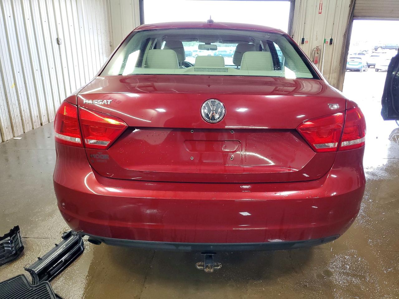 2015 Volkswagen Passat S Red vin: 1VWAS7A39FC041506