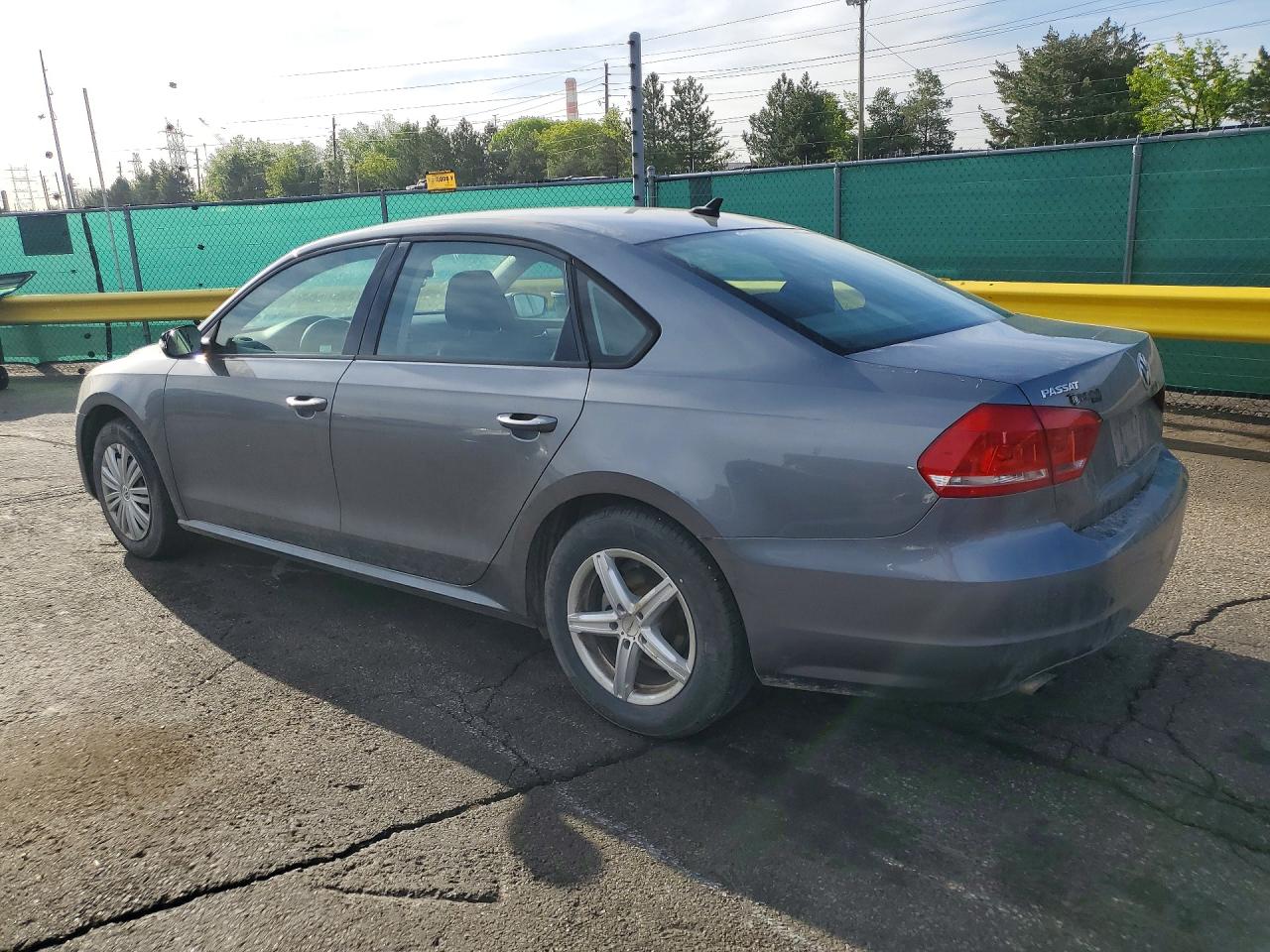 2015 Volkswagen Passat S Gray vin: 1VWAS7A39FC074599