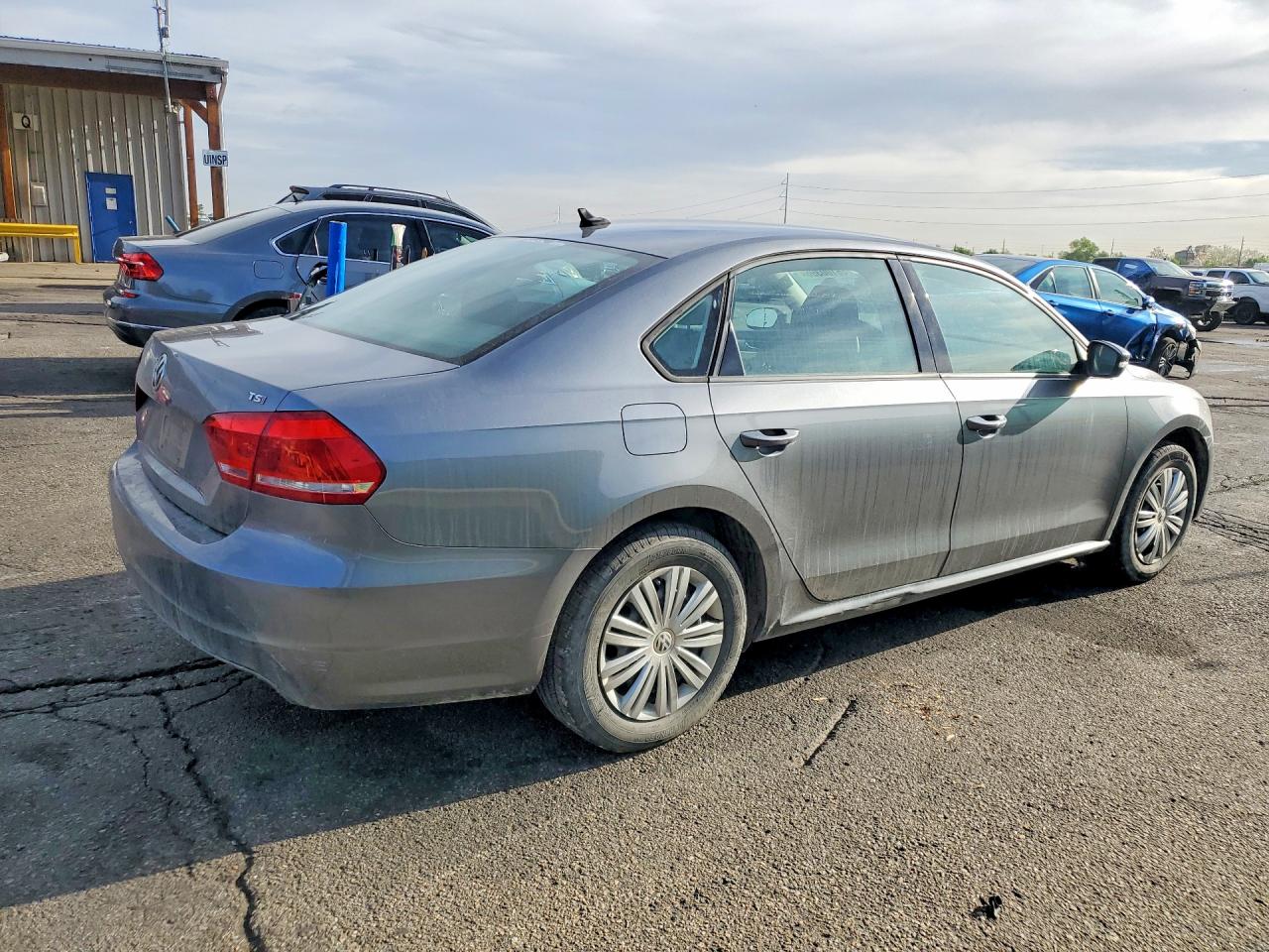 2015 Volkswagen Passat S Gray vin: 1VWAS7A39FC074599