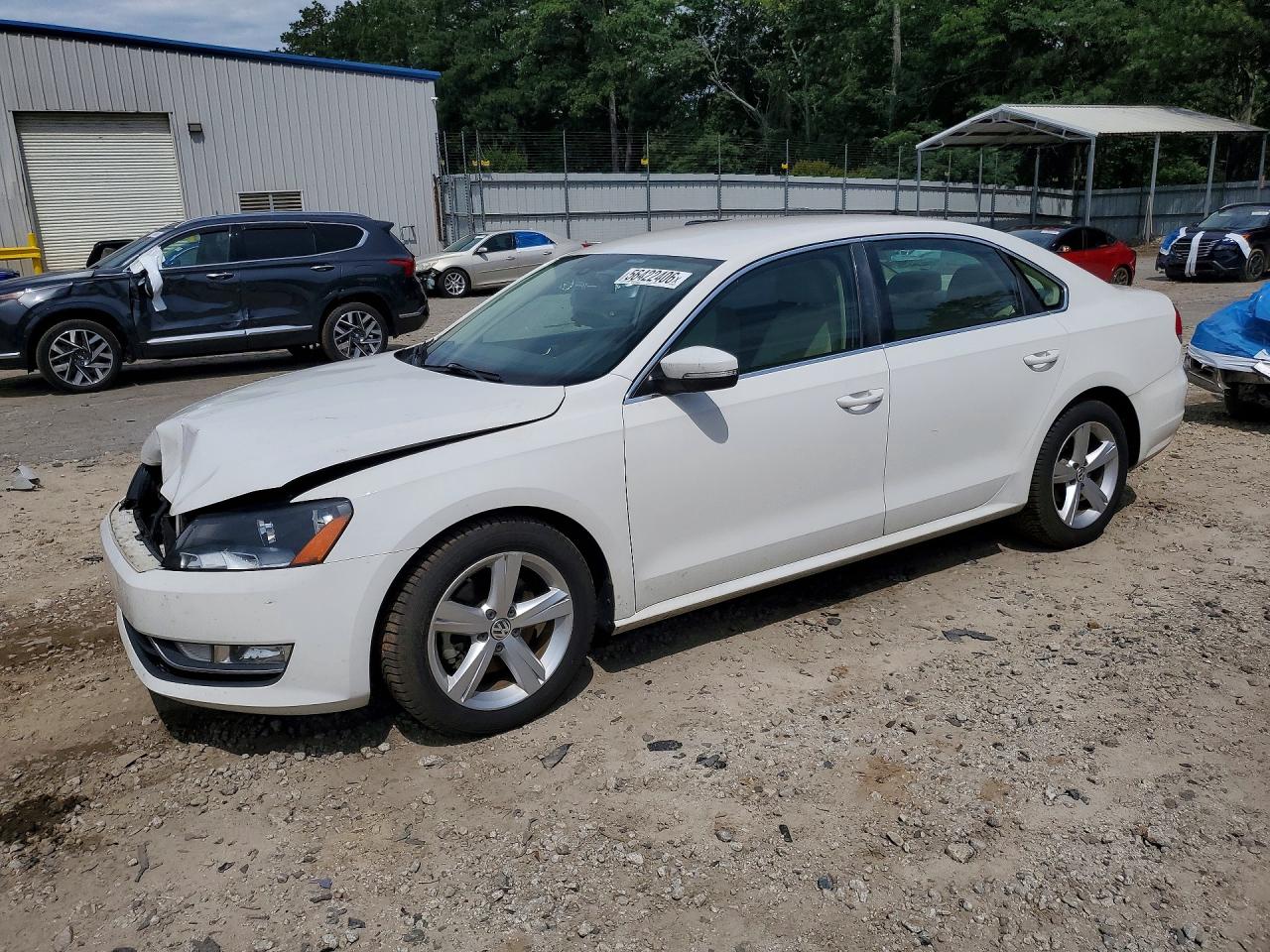 2015 Volkswagen Passat S Белый vin: 1VWAS7A39FC085196