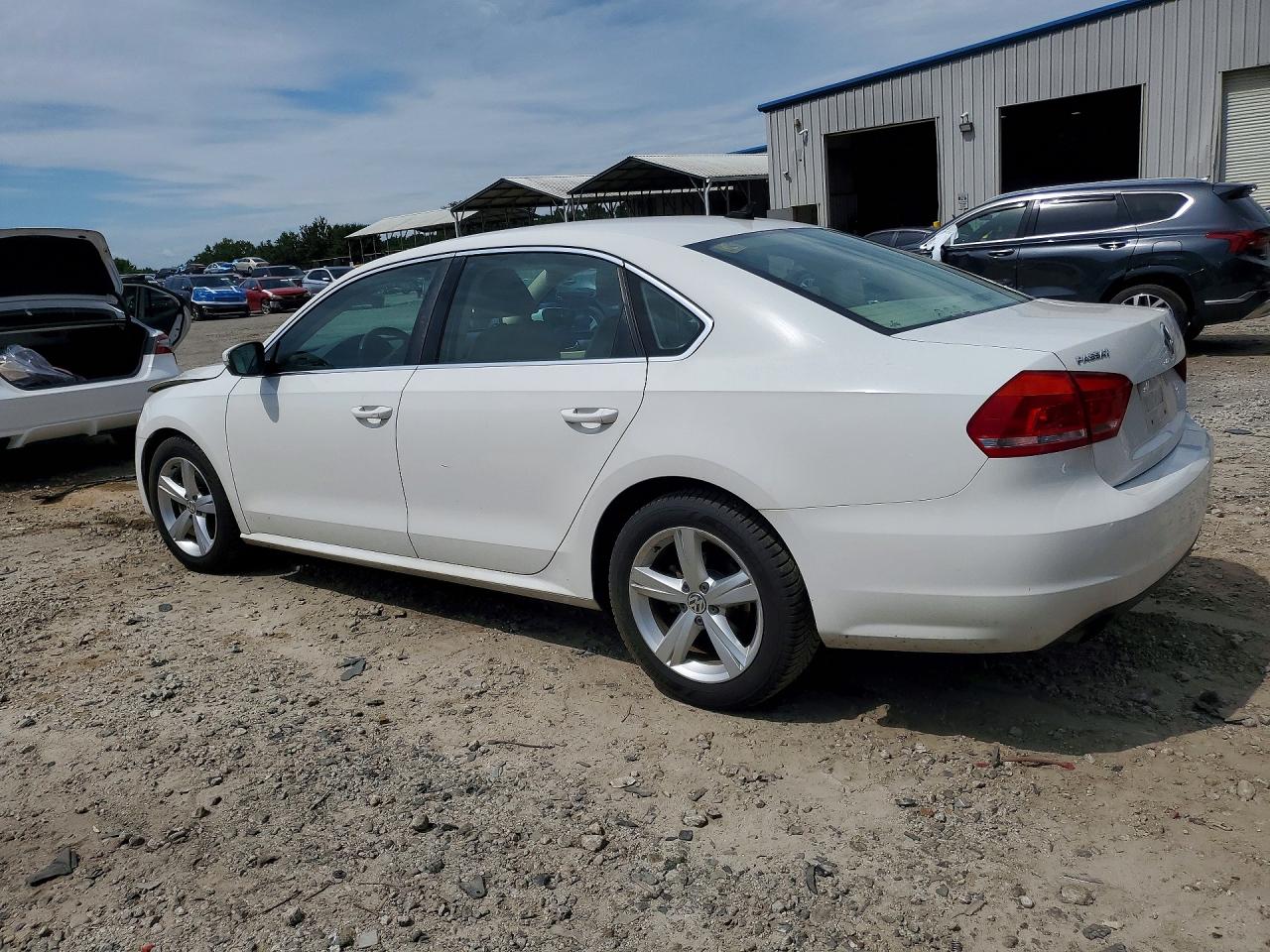 2015 Volkswagen Passat S White vin: 1VWAS7A39FC085196