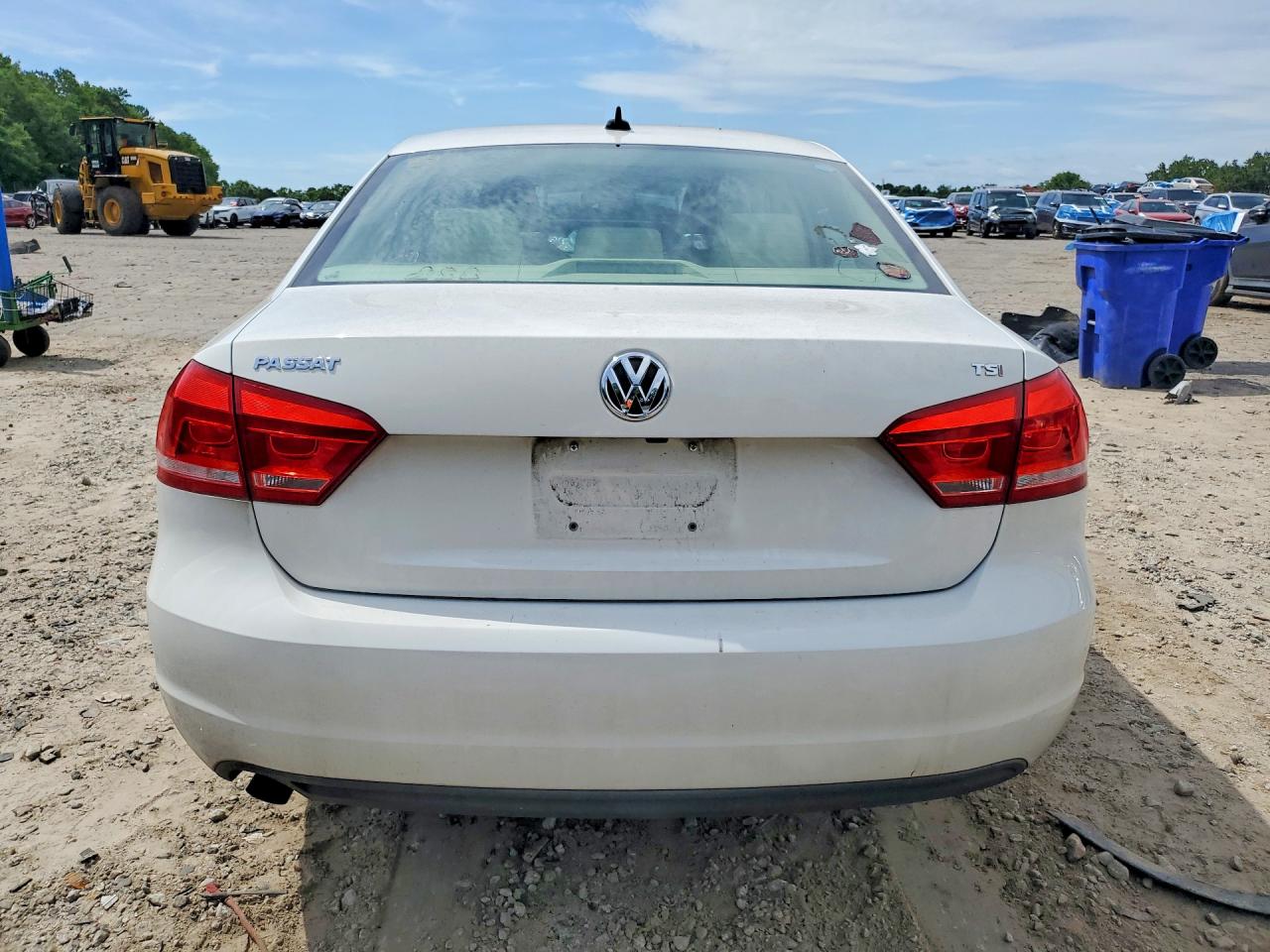 2015 Volkswagen Passat S White vin: 1VWAS7A39FC085196