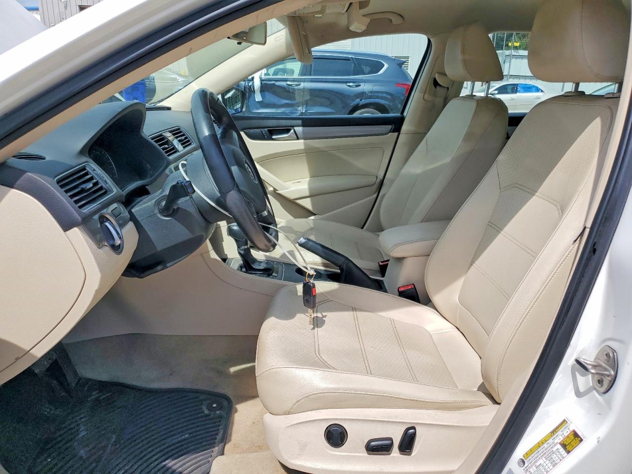 2015 Volkswagen Passat S White vin: 1VWAS7A39FC085196