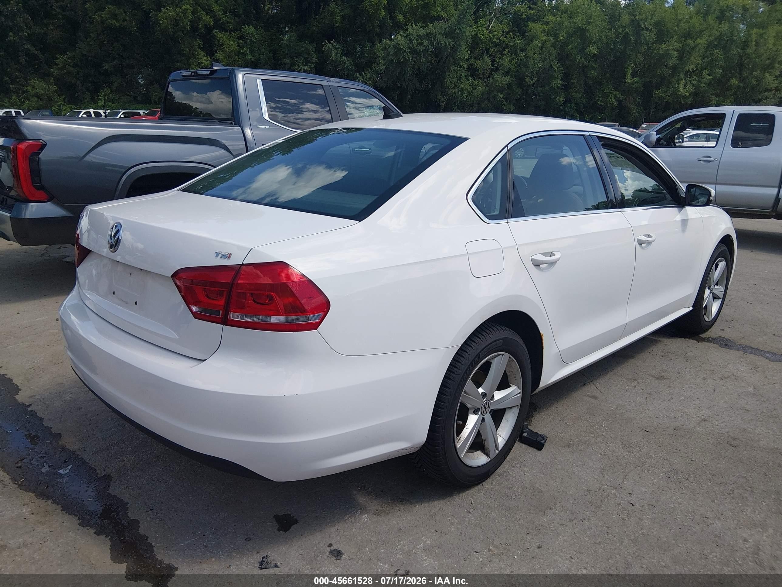 2015 Volkswagen Passat 1.8t Limited Edition Белый vin: 1VWAS7A39FC089717