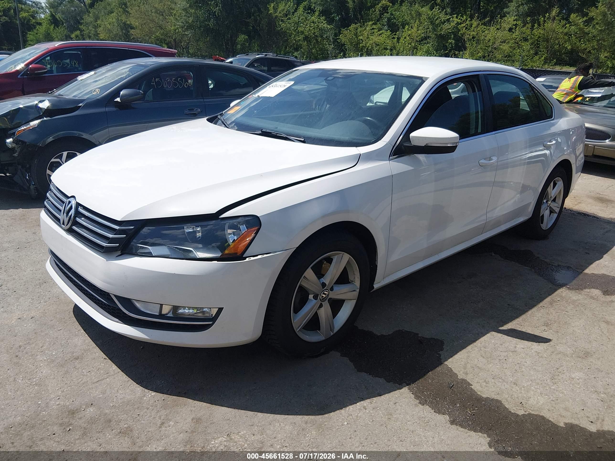 2015 Volkswagen Passat 1.8t Limited Edition Белый vin: 1VWAS7A39FC089717
