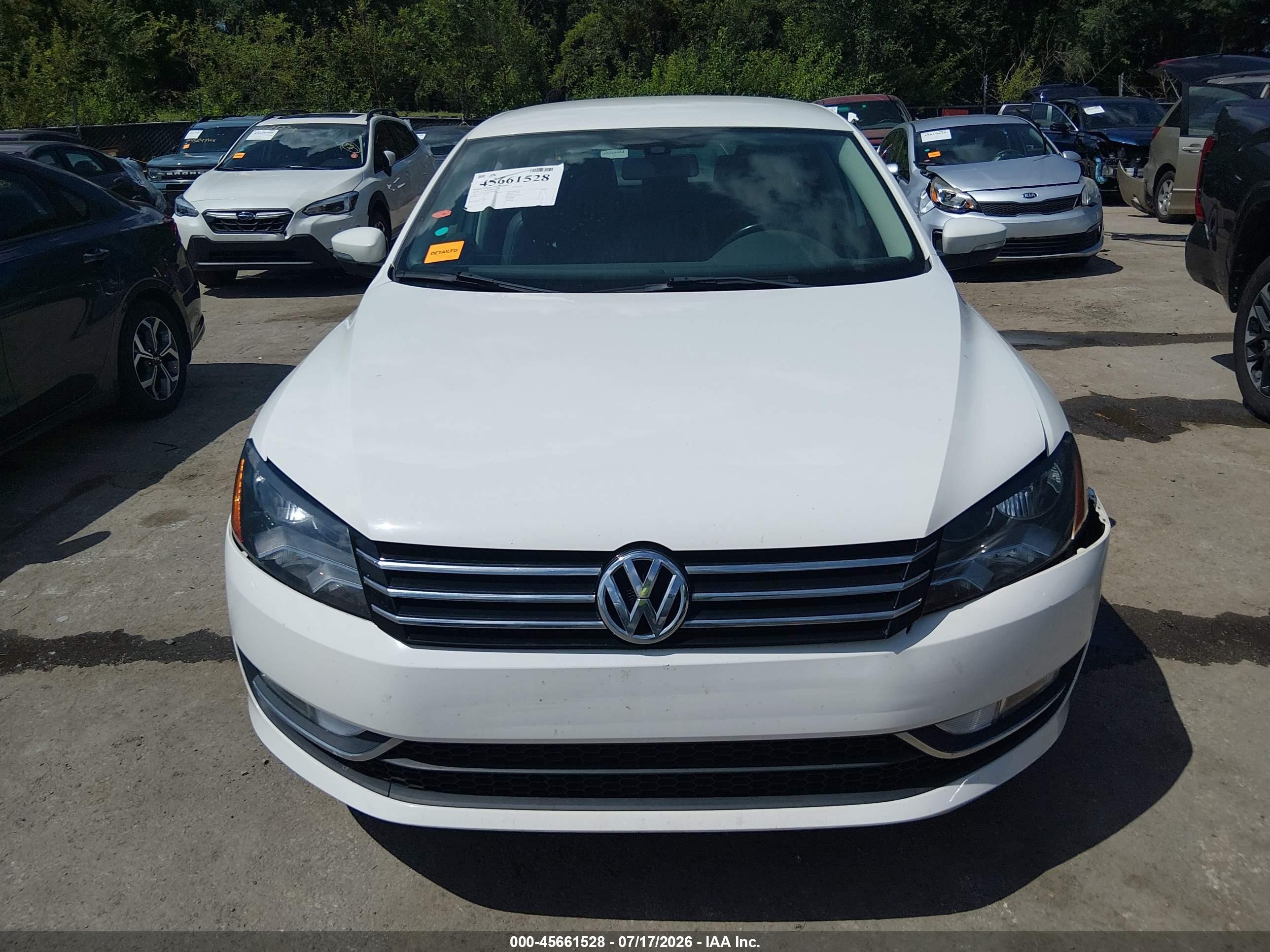 2015 Volkswagen Passat 1.8t Limited Edition Белый vin: 1VWAS7A39FC089717