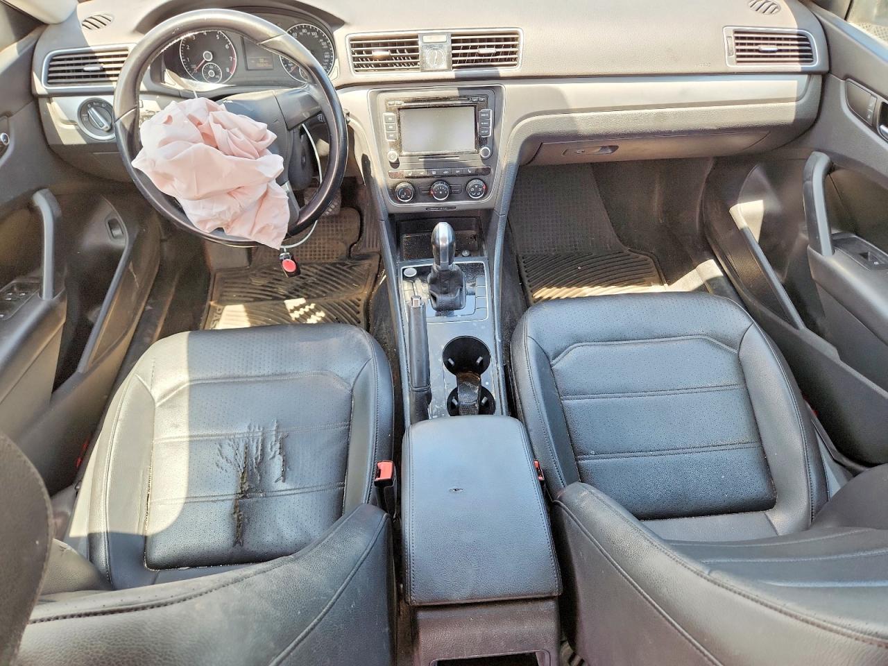 2015 Volkswagen Passat S Серебряный vin: 1VWAS7A39FC090785