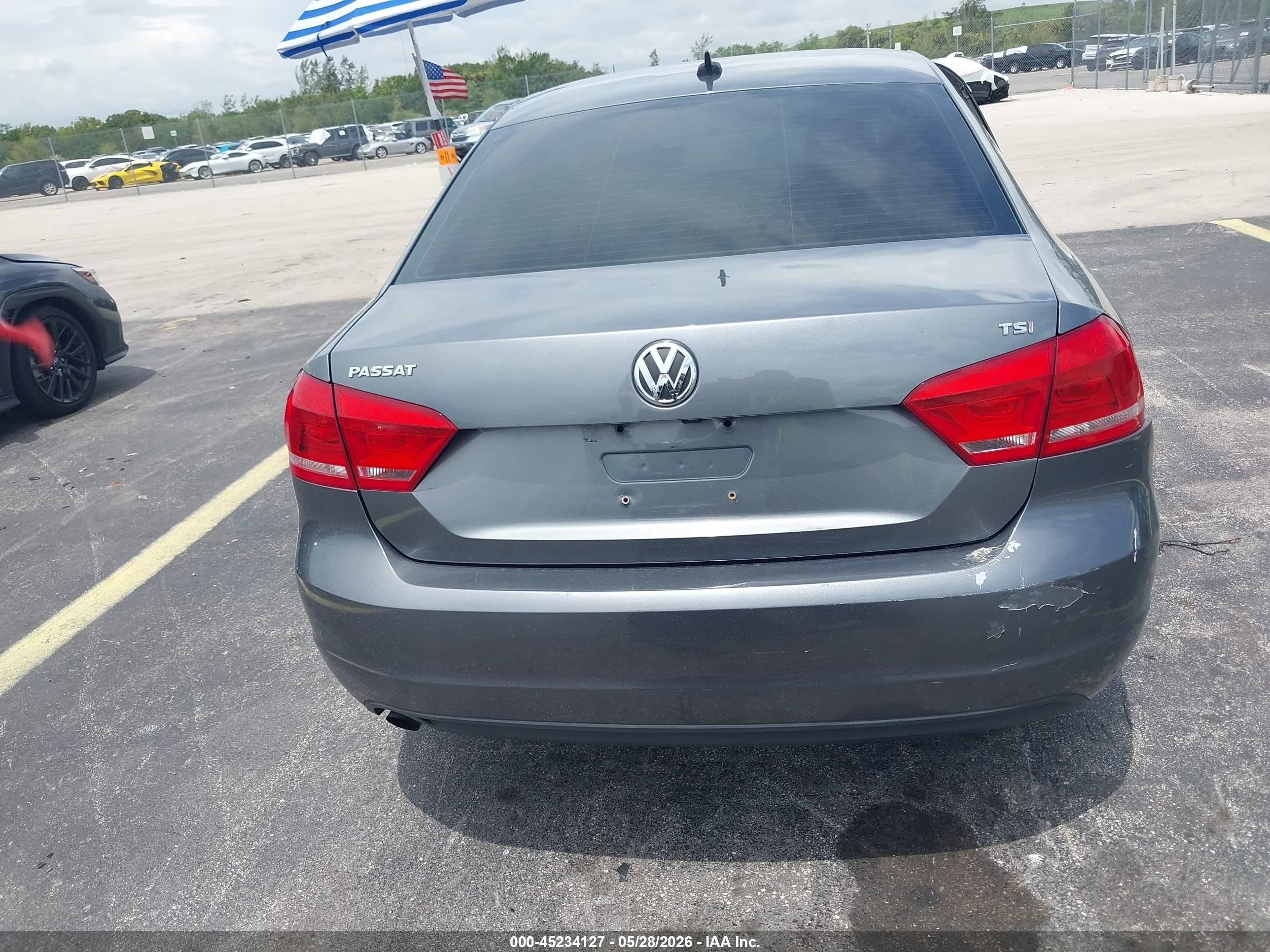 2015 Volkswagen Passat 1.8t Limited Edition Серый vin: 1VWAS7A39FC106614
