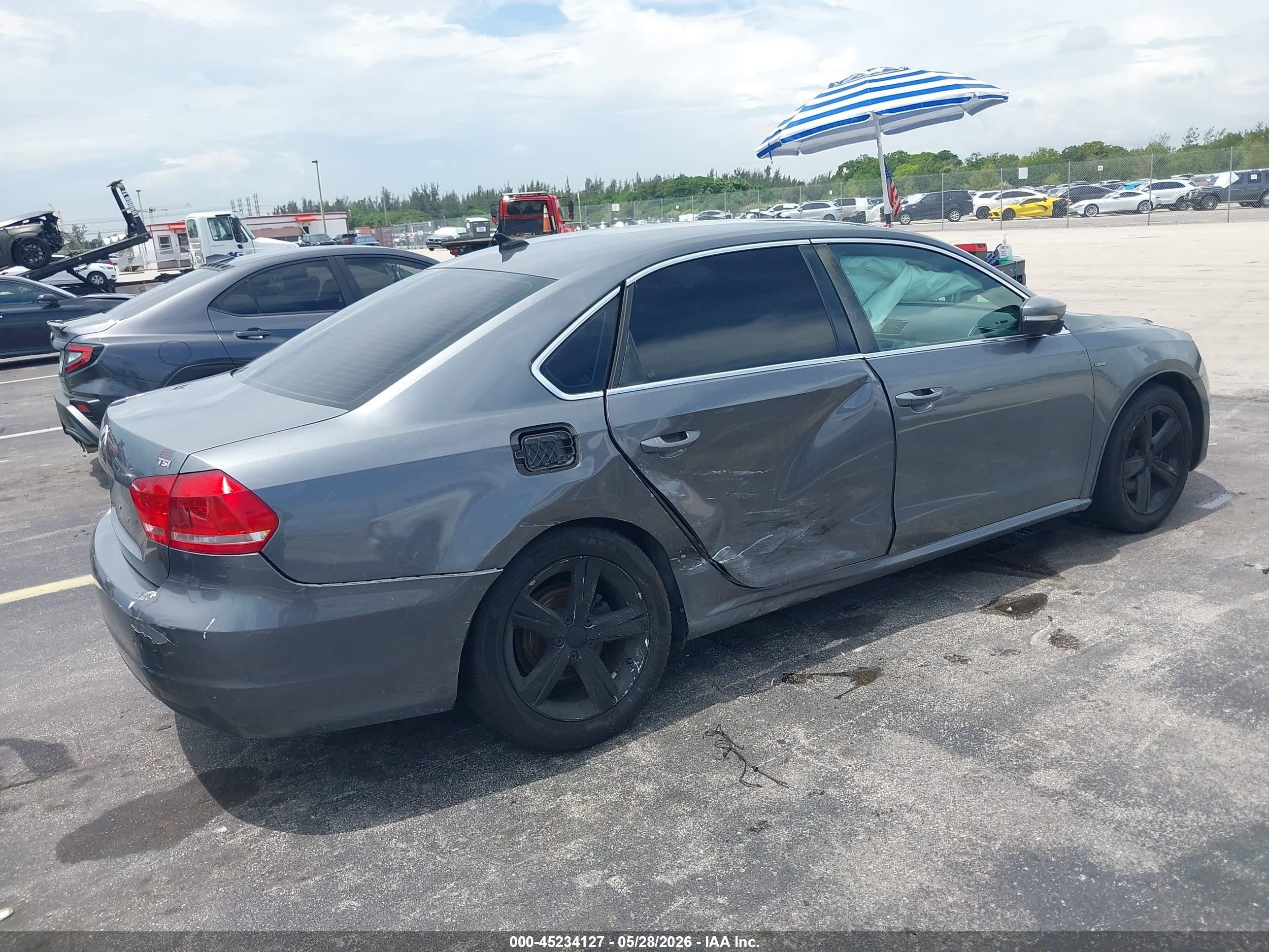 2015 Volkswagen Passat 1.8t Limited Edition Серый vin: 1VWAS7A39FC106614