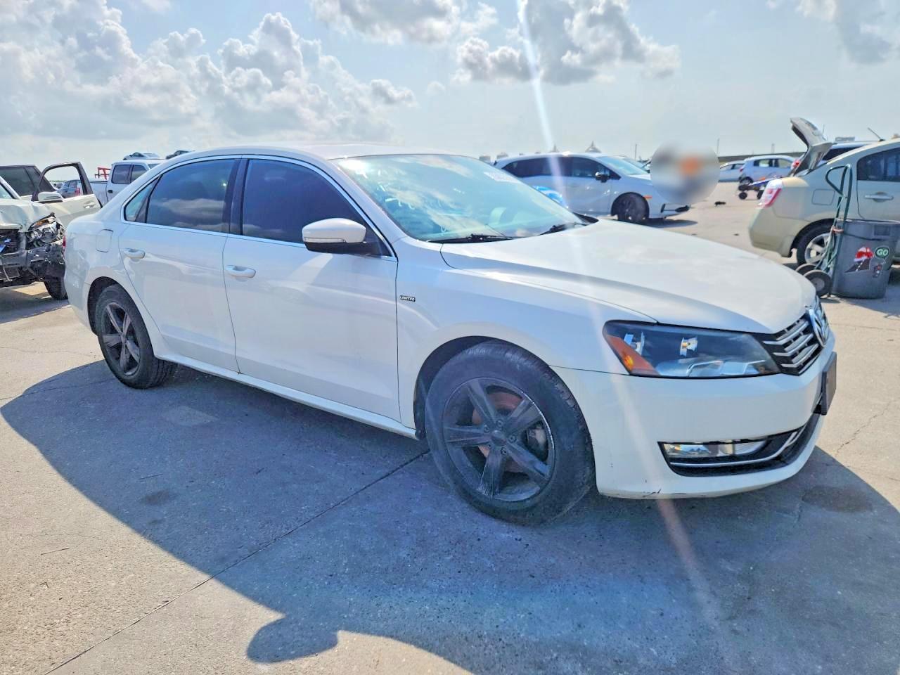 2015 Volkswagen Passat S White vin: 1VWAS7A39FC114499