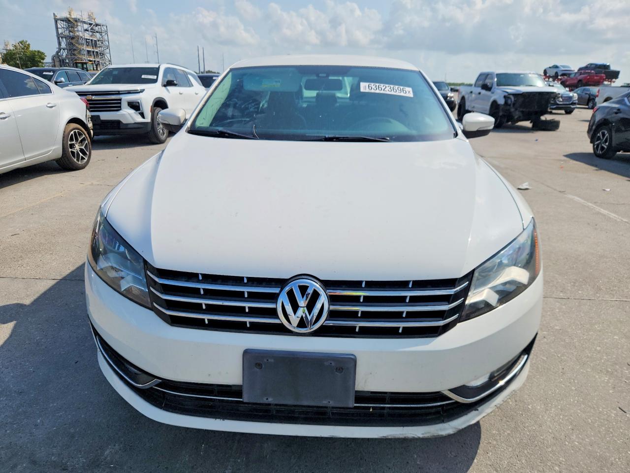 2015 Volkswagen Passat S White vin: 1VWAS7A39FC114499