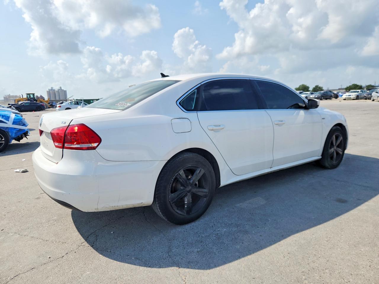 2015 Volkswagen Passat S White vin: 1VWAS7A39FC114499