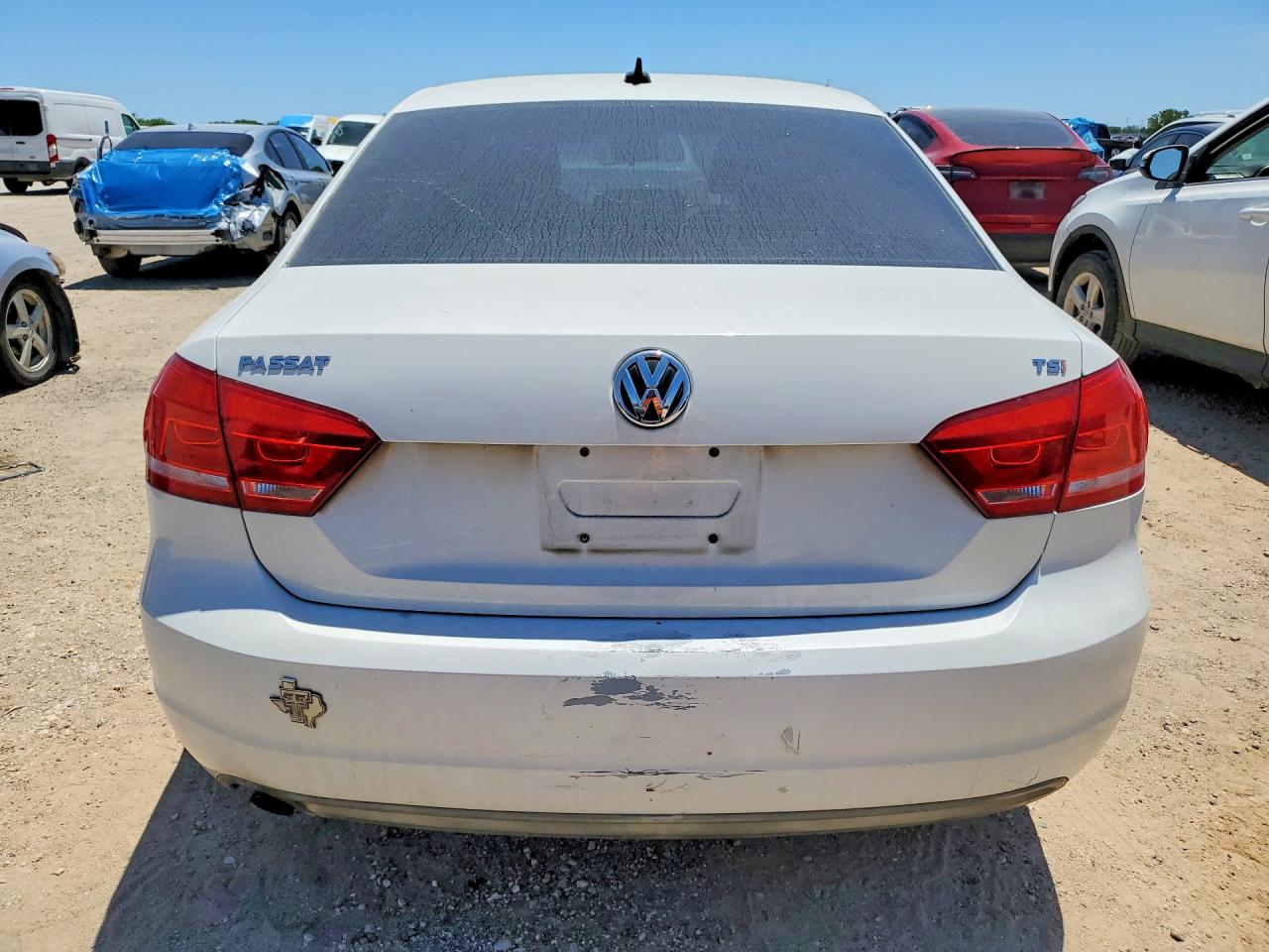 2014 Volkswagen Passat S White vin: 1VWAS7A3XEC043327