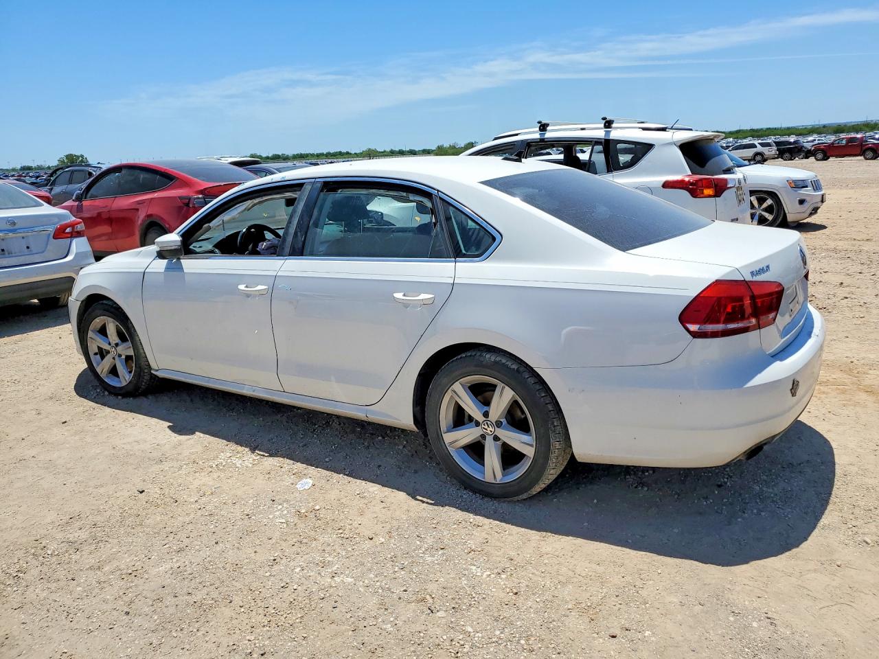 2014 Volkswagen Passat S White vin: 1VWAS7A3XEC043327