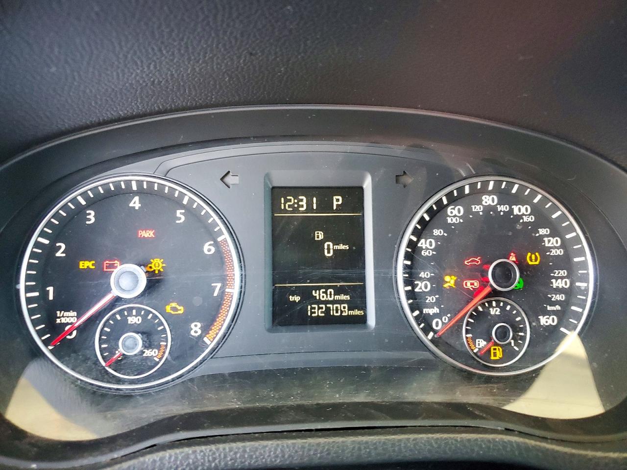 2014 Volkswagen Passat S Серебряный vin: 1VWAS7A3XEC105728