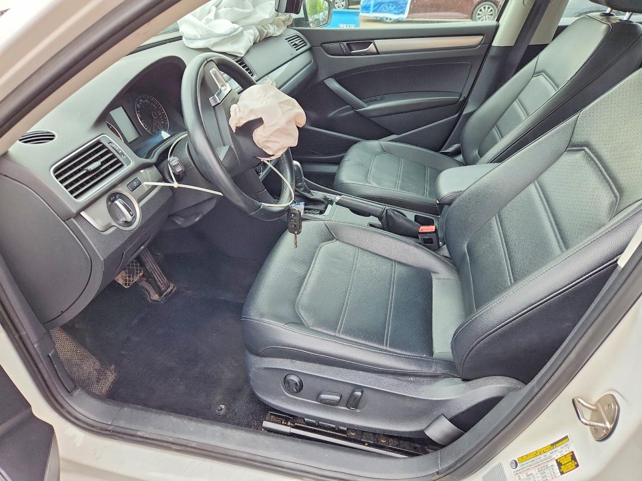 2015 Volkswagen Passat S White vin: 1VWAS7A3XFC020812