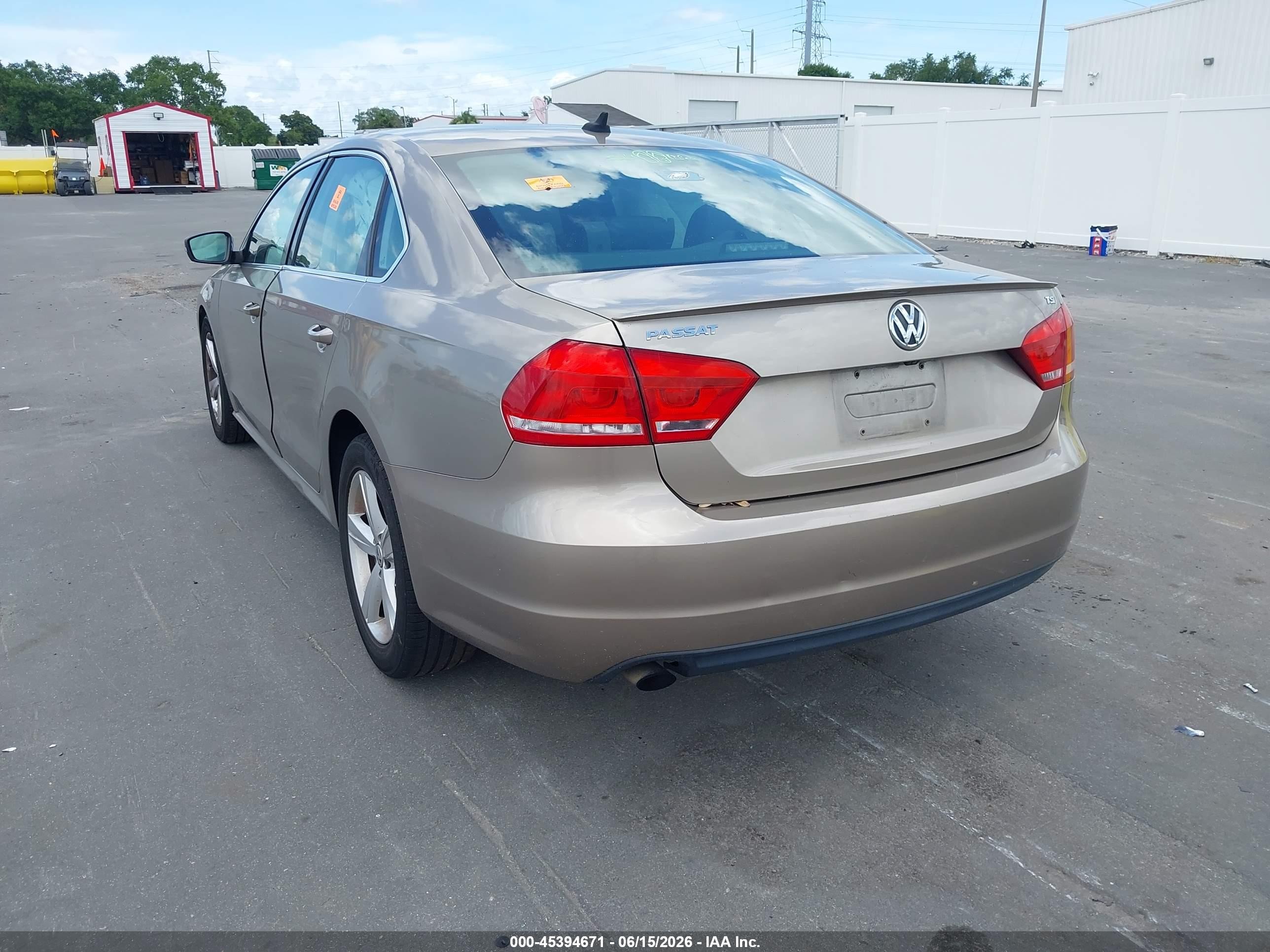 2015 Volkswagen Passat 1.8t Limited Edition Gray vin: 1VWAS7A3XFC079875