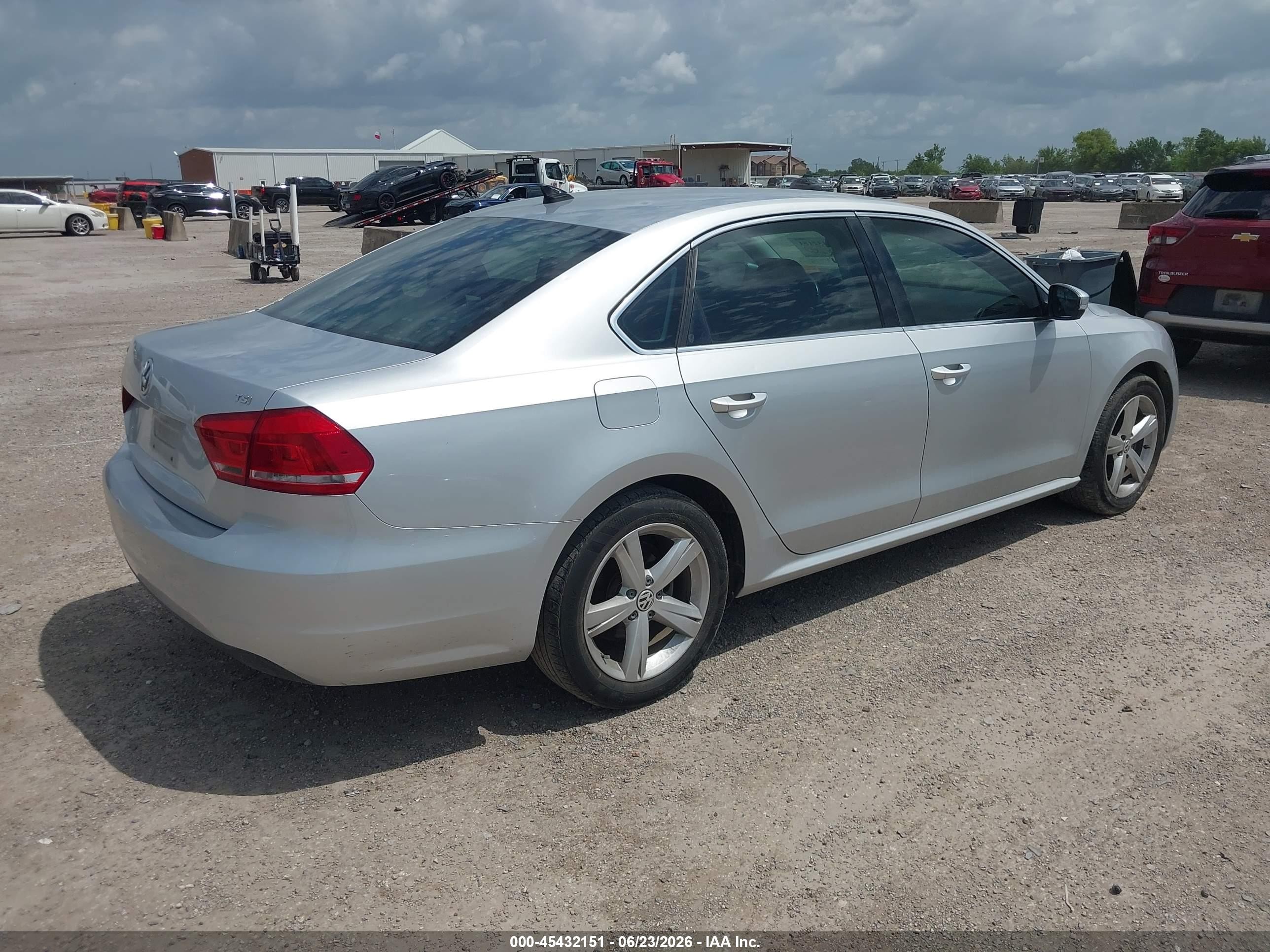 2015 Volkswagen Passat 1.8t Limited Edition Серебряный vin: 1VWAS7A3XFC082310