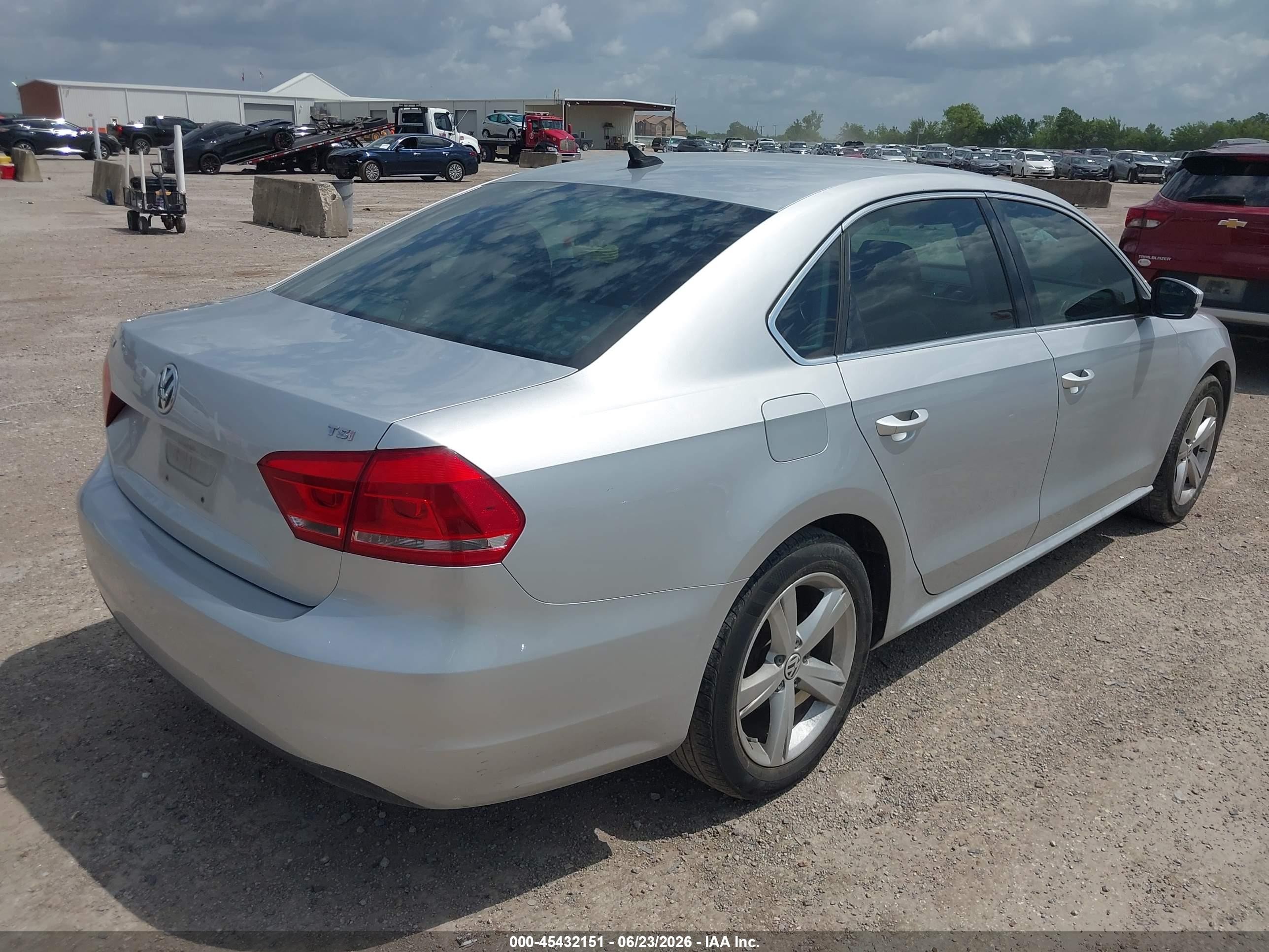 2015 Volkswagen Passat 1.8t Limited Edition Серебряный vin: 1VWAS7A3XFC082310
