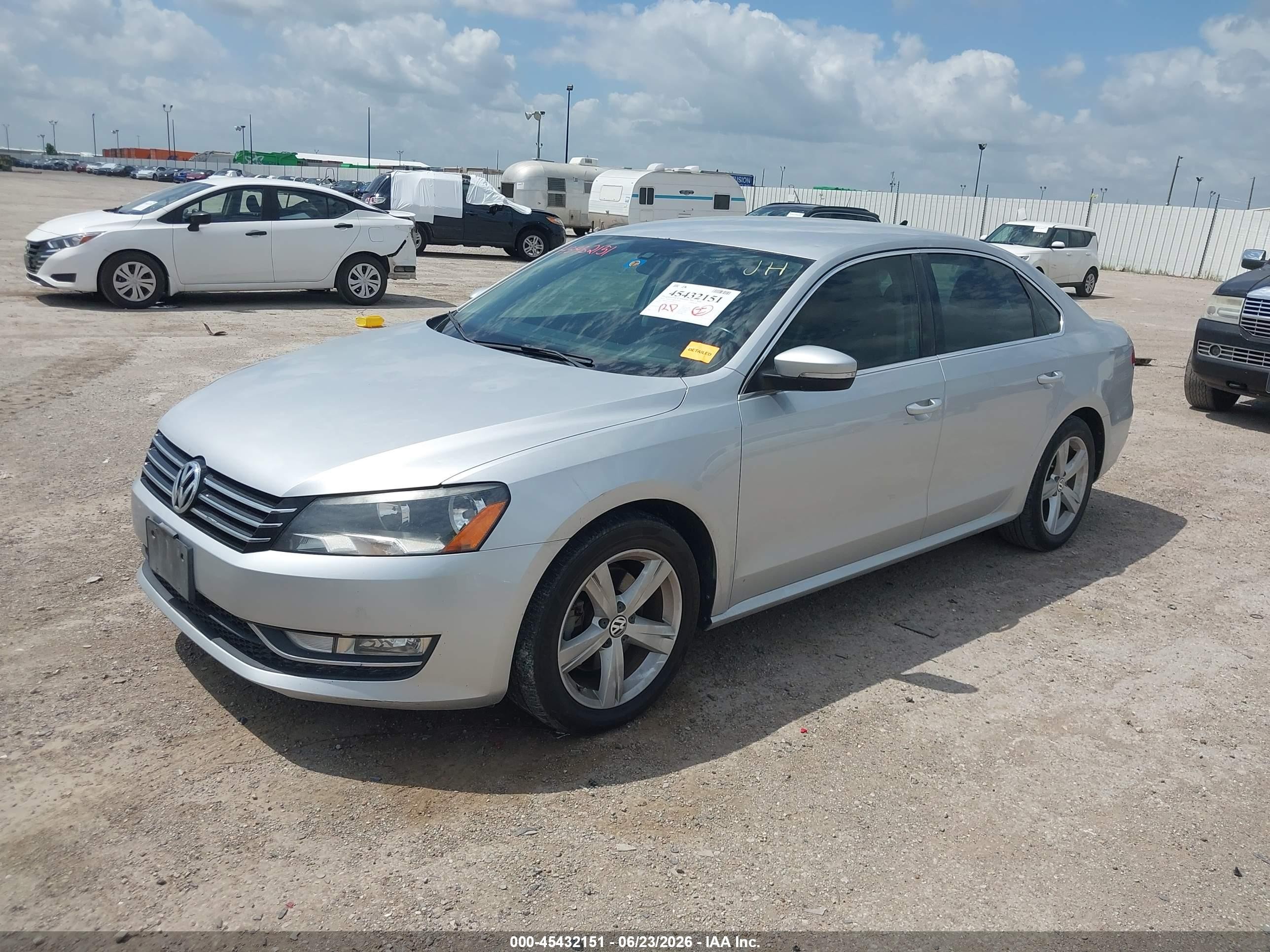 2015 Volkswagen Passat 1.8t Limited Edition Серебряный vin: 1VWAS7A3XFC082310