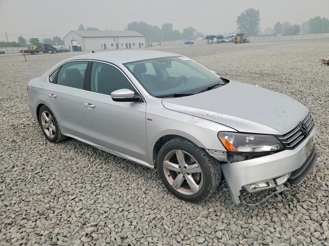 2015 Volkswagen Passat S Silver vin: 1VWAS7A3XFC122000