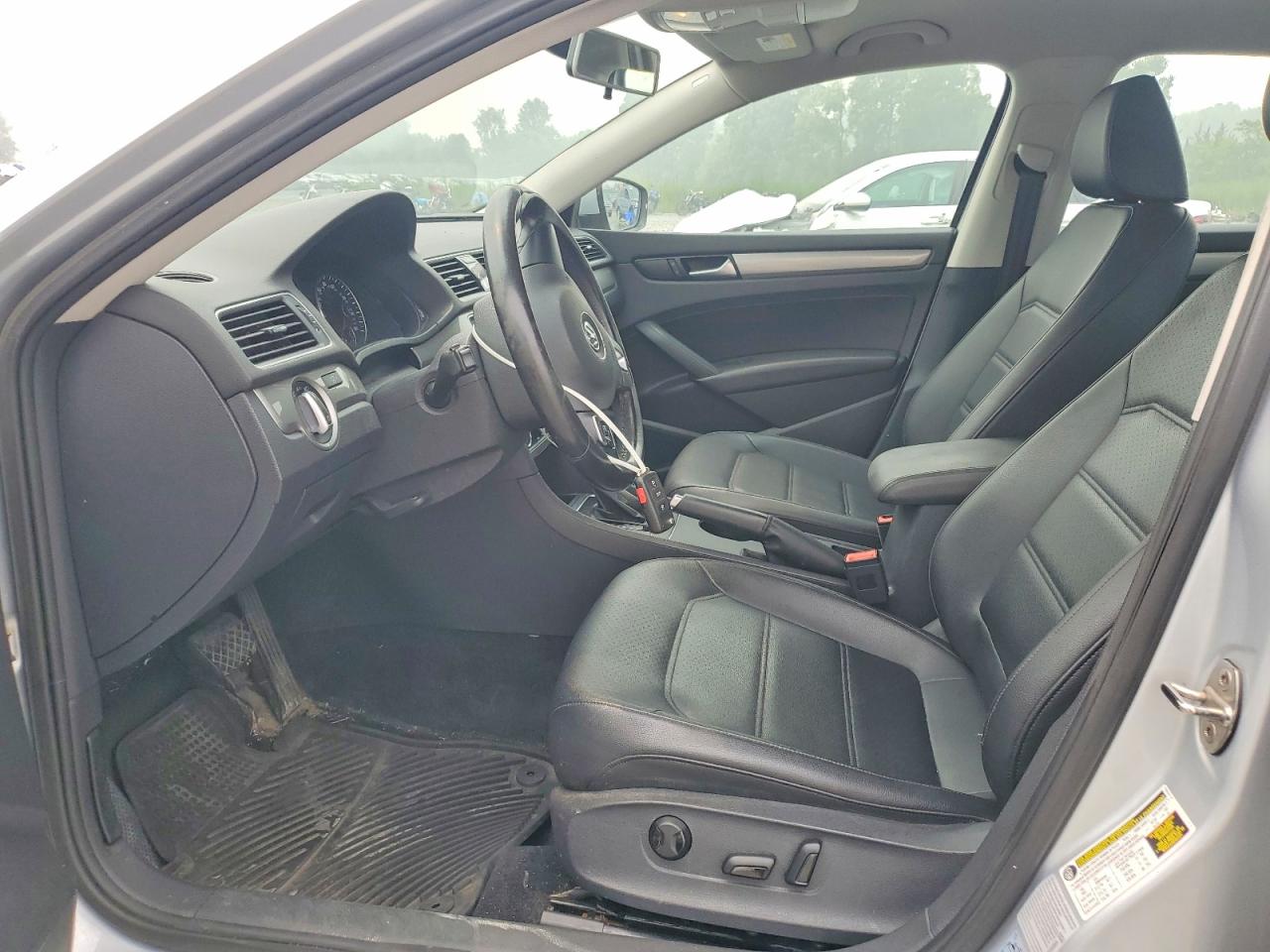 2015 Volkswagen Passat S Silver vin: 1VWAS7A3XFC122000