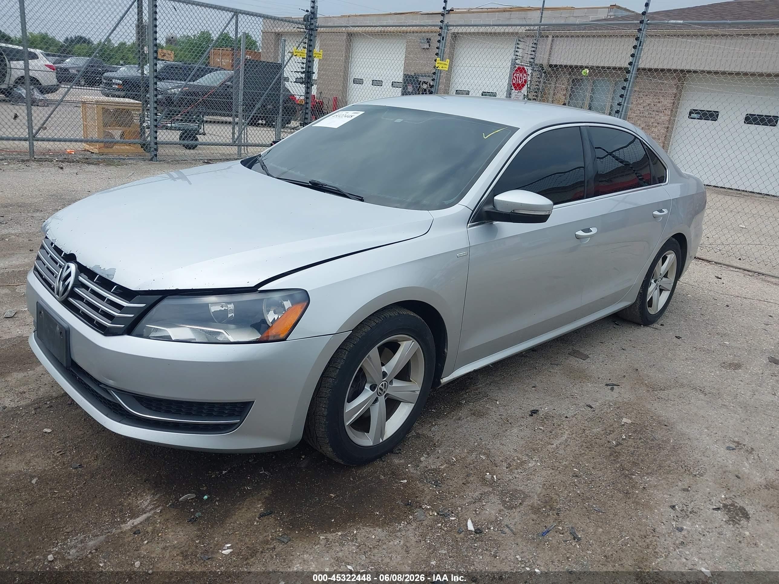2014 Volkswagen Passat 1.8t Wolfsburg Edition Silver vin: 1VWAT7A30EC037694