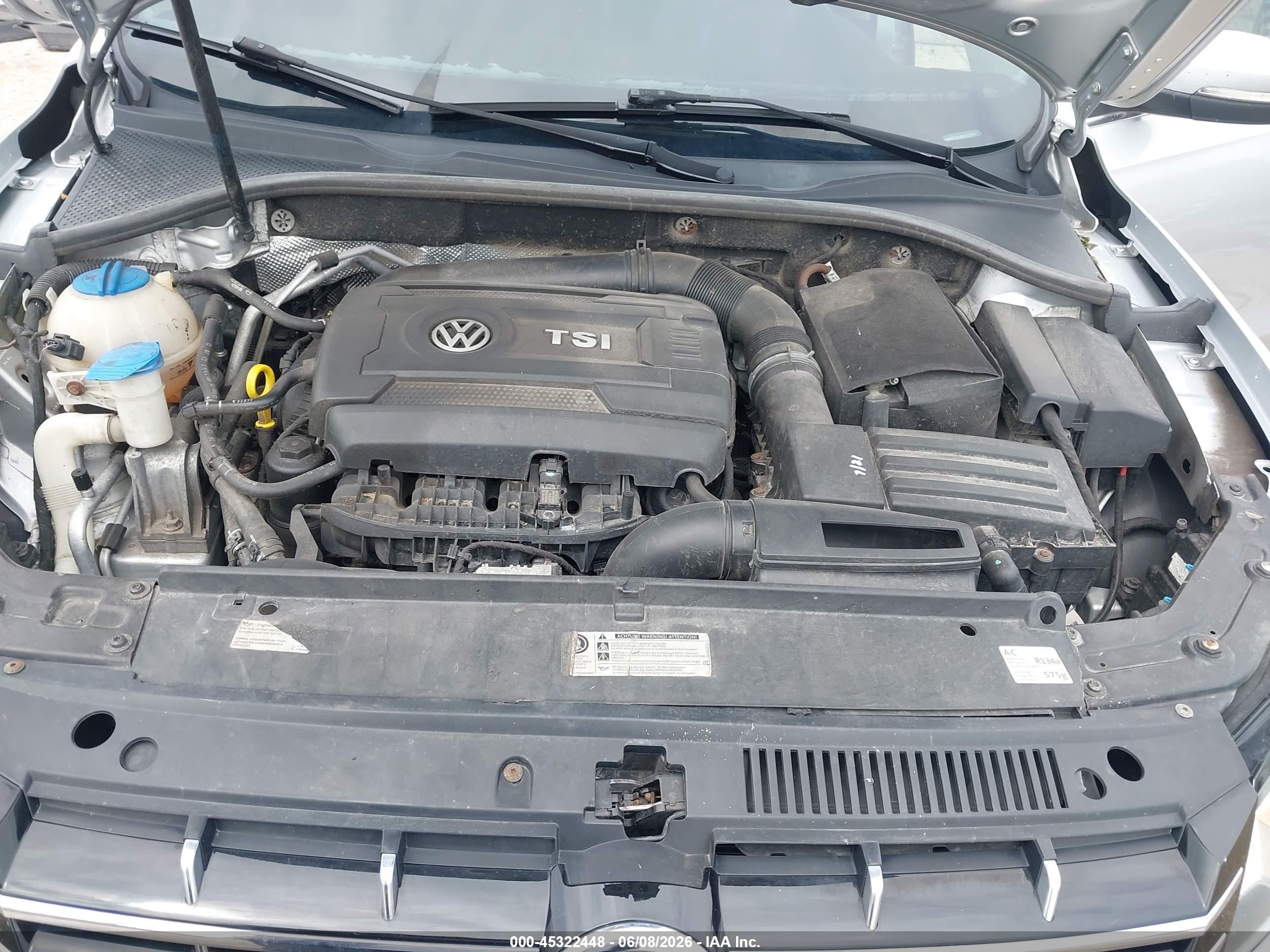 2014 Volkswagen Passat 1.8t Wolfsburg Edition Silver vin: 1VWAT7A30EC037694