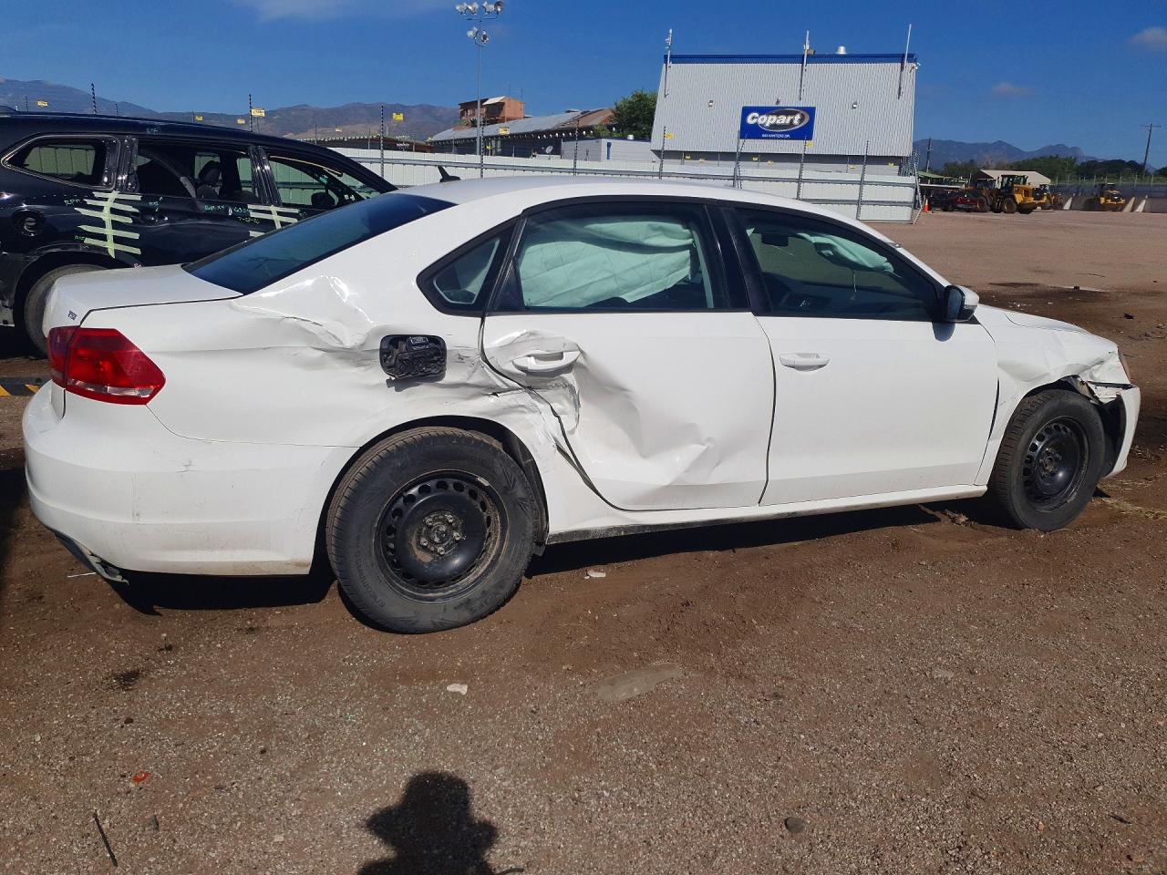 2014 Volkswagen Passat S Белый vin: 1VWAT7A30EC050008