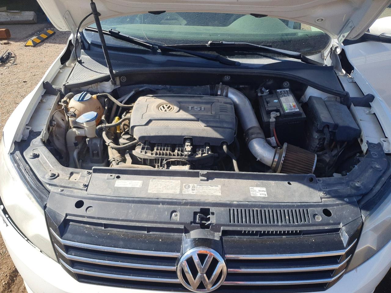 2014 Volkswagen Passat S Белый vin: 1VWAT7A30EC050008
