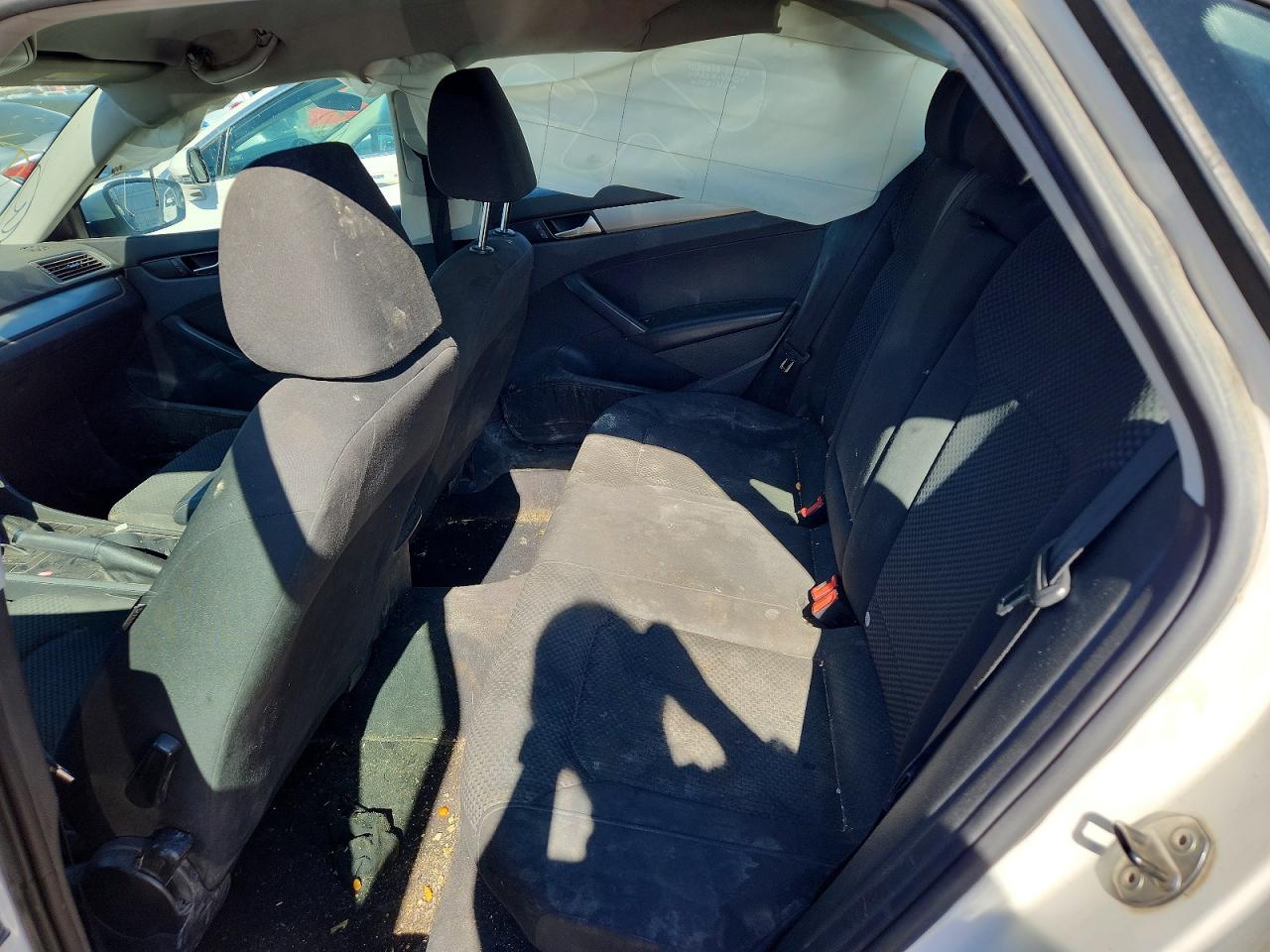2014 Volkswagen Passat S Белый vin: 1VWAT7A30EC050008
