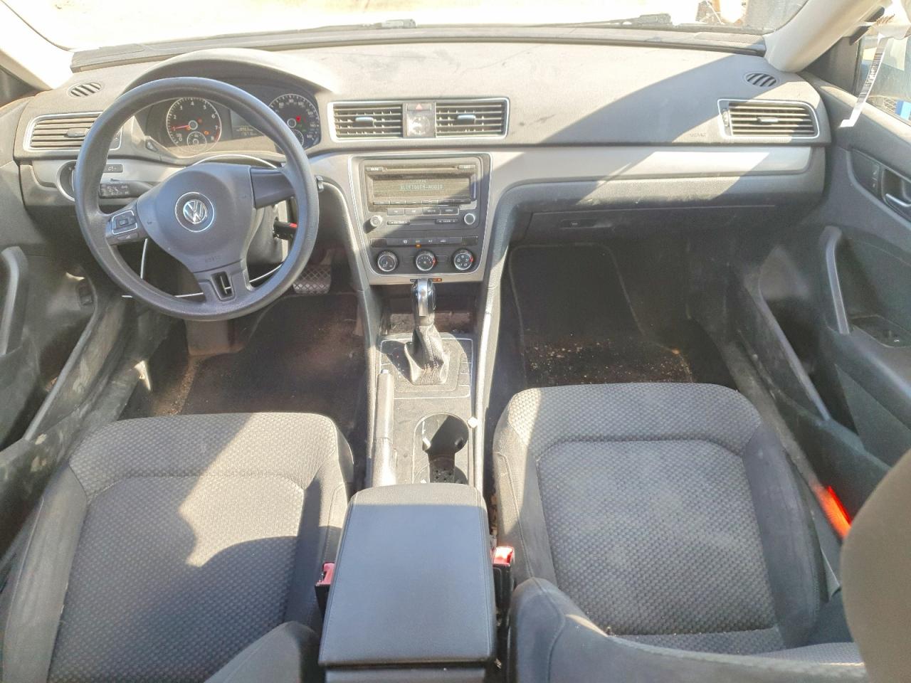2014 Volkswagen Passat S Белый vin: 1VWAT7A30EC050008