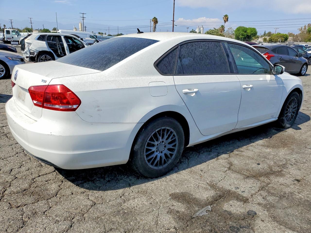 2014 Volkswagen Passat S White vin: 1VWAT7A30EC050199