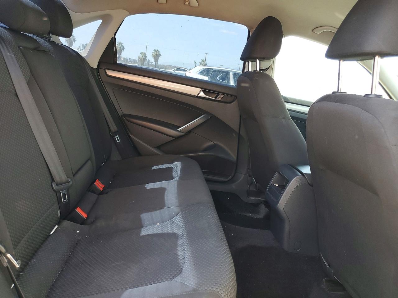 2014 Volkswagen Passat S White vin: 1VWAT7A30EC050199