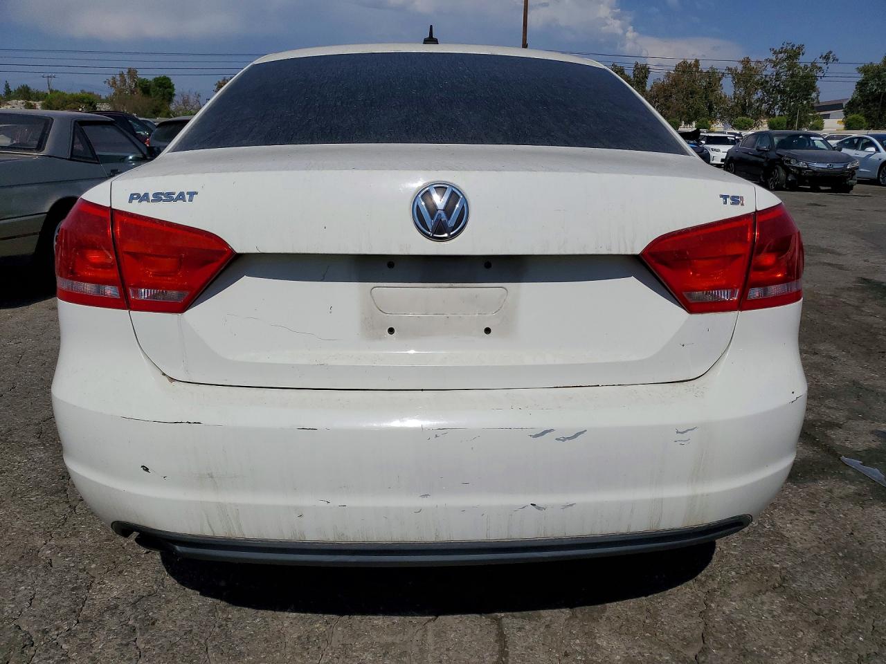 2014 Volkswagen Passat S White vin: 1VWAT7A30EC050199