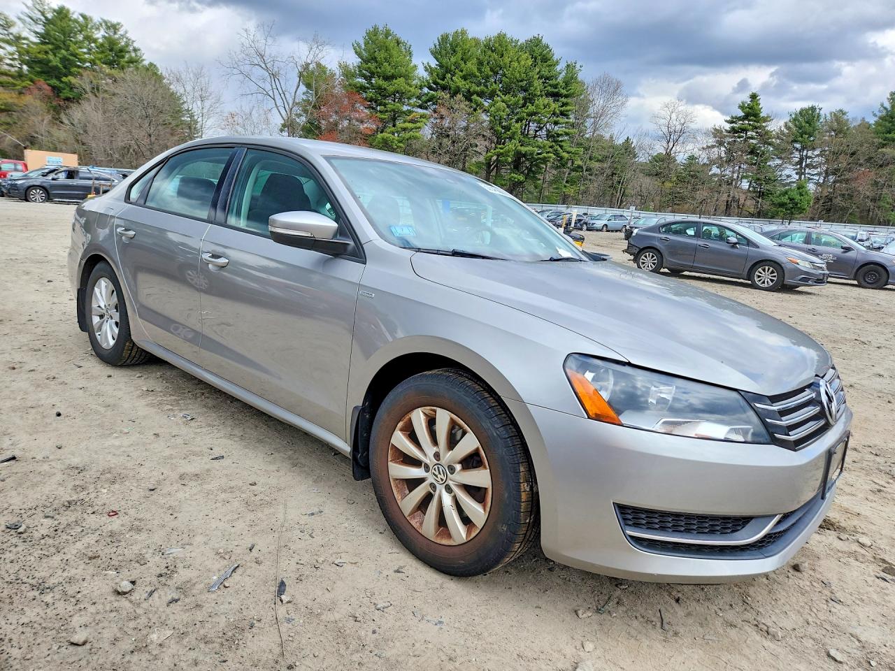 2014 Volkswagen Passat S Silver vin: 1VWAT7A30EC068881