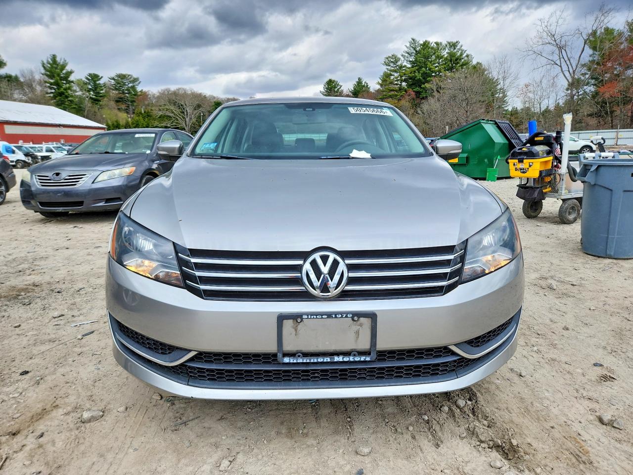 2014 Volkswagen Passat S Silver vin: 1VWAT7A30EC068881