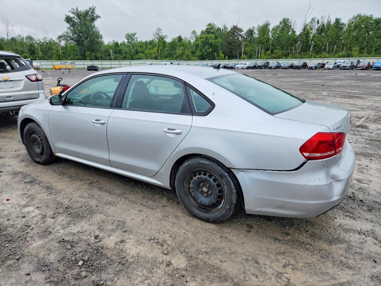 2014 Volkswagen Passat S Silver vin: 1VWAT7A30EC071005